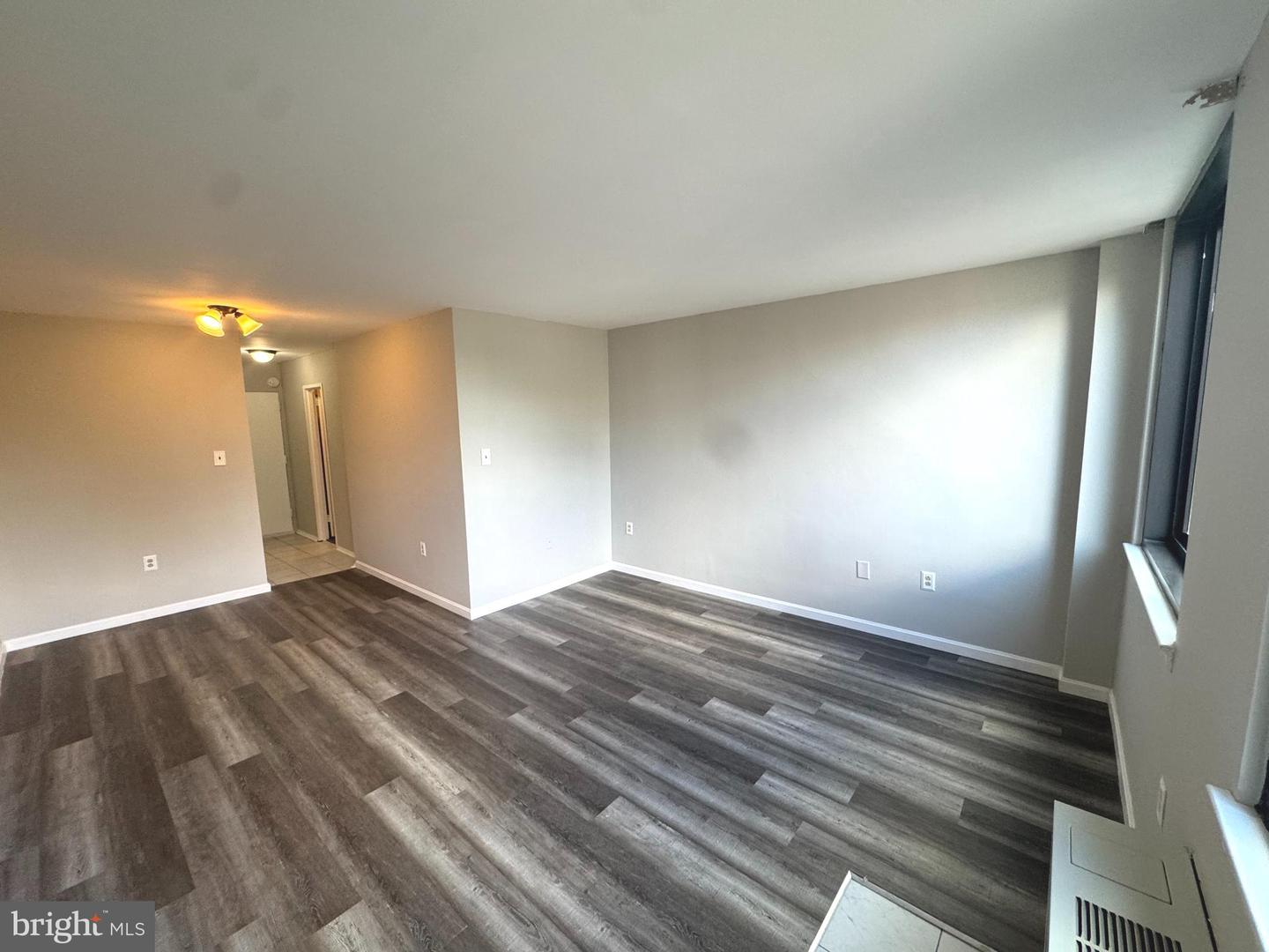 801 N PITT ST #401, ALEXANDRIA, Virginia 22314, ,1 BathroomBathrooms,Residential,For sale,801 N PITT ST #401,VAAX2050702 MLS # VAAX2050702