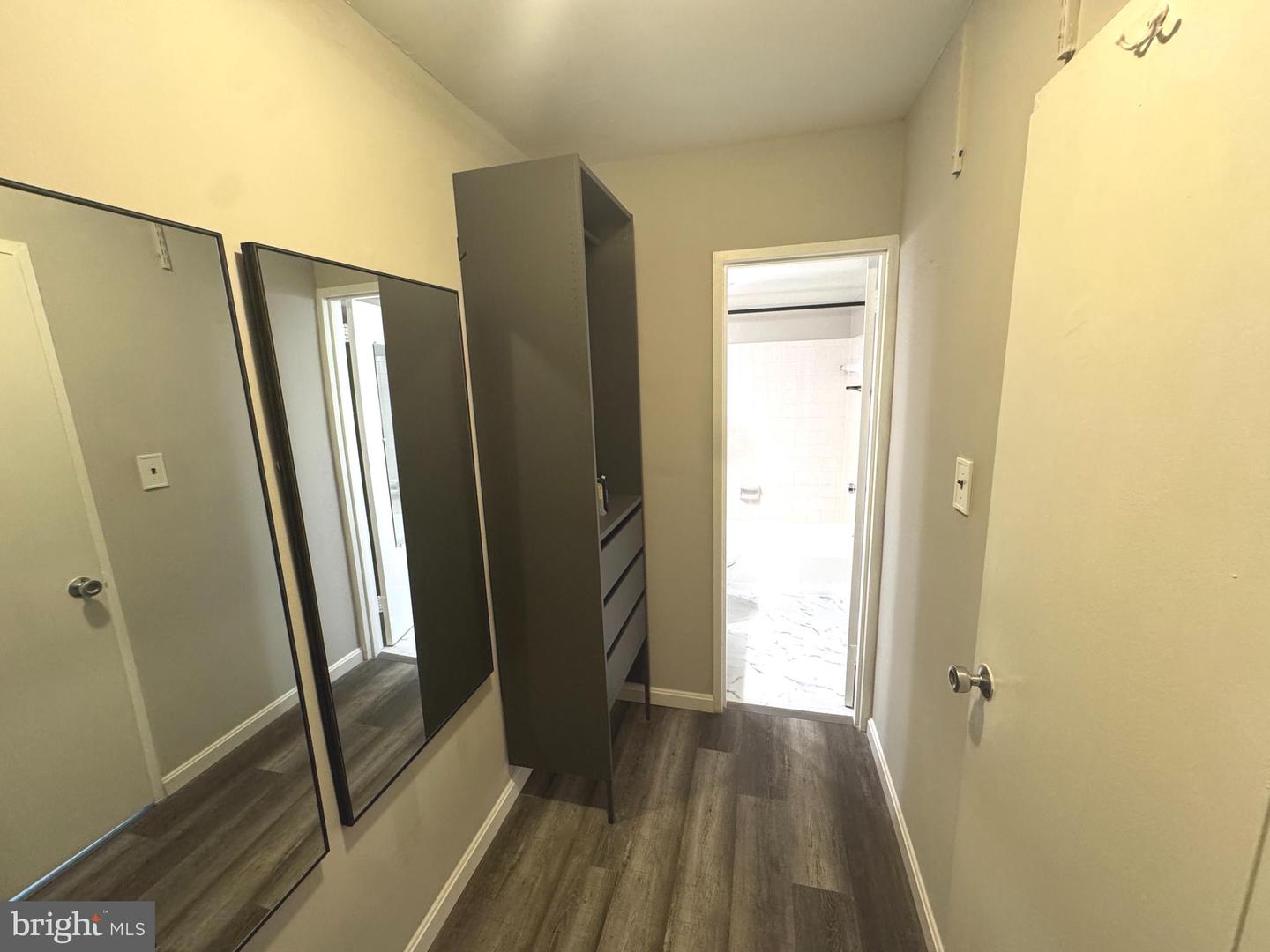 801 N PITT ST #401, ALEXANDRIA, Virginia 22314, ,1 BathroomBathrooms,Residential,For sale,801 N PITT ST #401,VAAX2050702 MLS # VAAX2050702