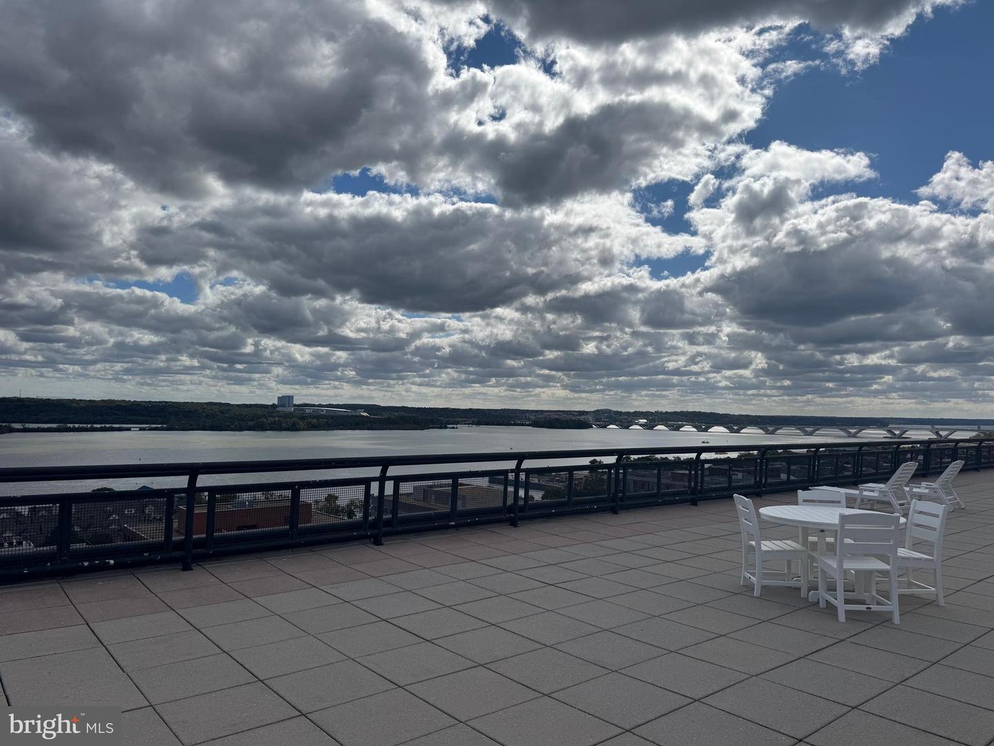 801 N PITT ST #401, ALEXANDRIA, Virginia 22314, ,1 BathroomBathrooms,Residential,For sale,801 N PITT ST #401,VAAX2050702 MLS # VAAX2050702