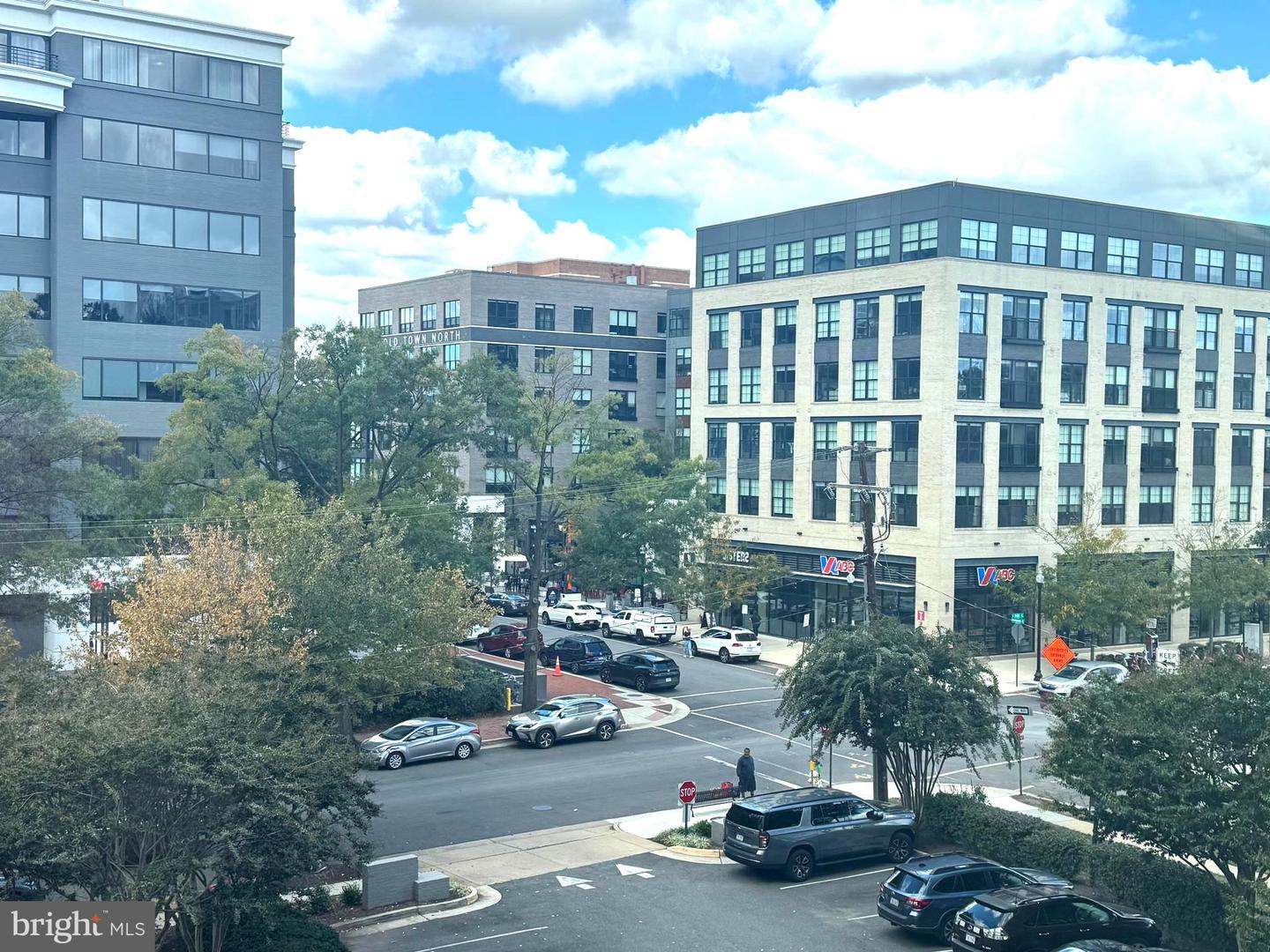 801 N PITT ST #401, ALEXANDRIA, Virginia 22314, ,1 BathroomBathrooms,Residential,For sale,801 N PITT ST #401,VAAX2050702 MLS # VAAX2050702