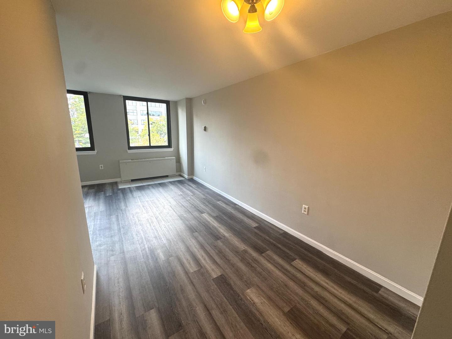 801 N PITT ST #401, ALEXANDRIA, Virginia 22314, ,1 BathroomBathrooms,Residential,For sale,801 N PITT ST #401,VAAX2050702 MLS # VAAX2050702
