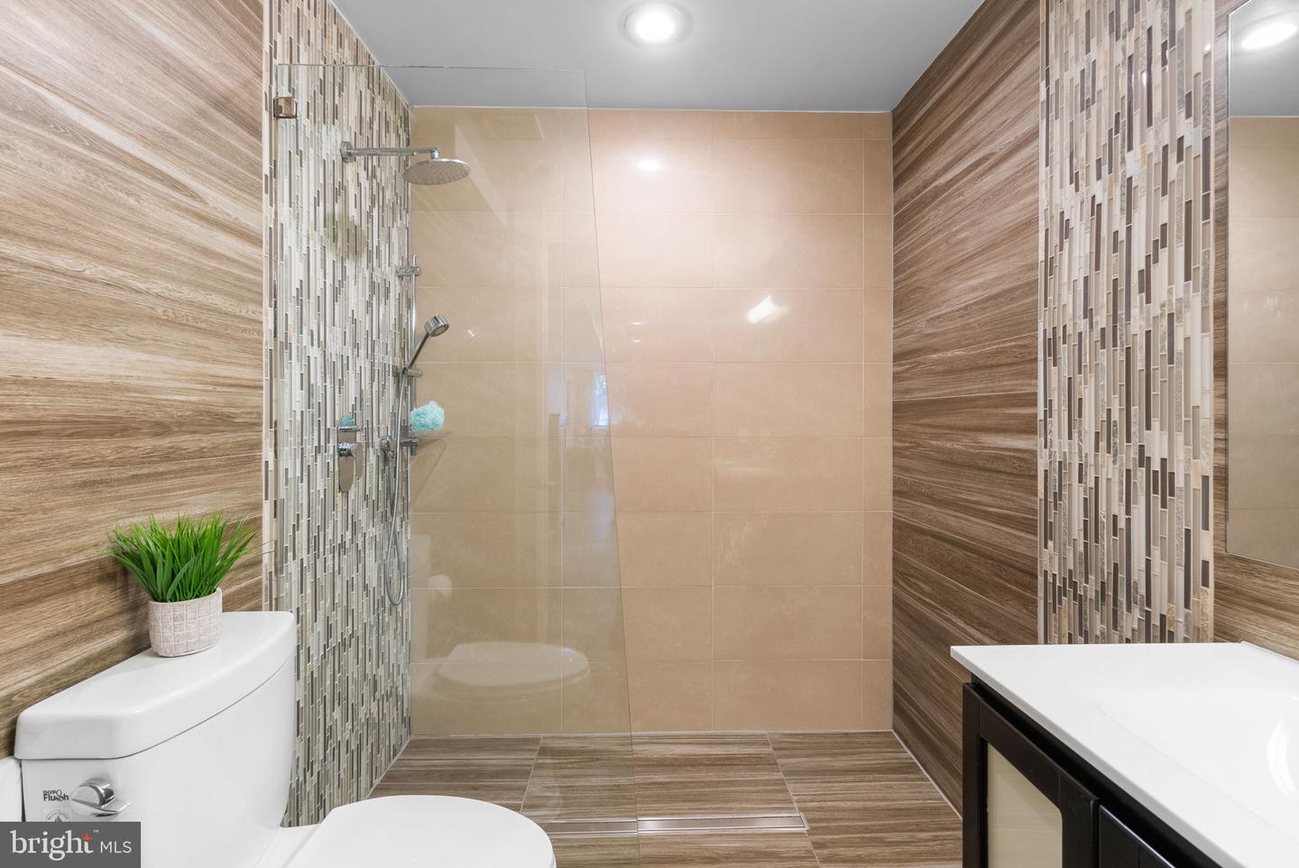 747 MORTON ST NW #1, WASHINGTON, District Of Columbia 20010, 2 Bedrooms Bedrooms, ,2 BathroomsBathrooms,Residential,For sale,747 MORTON ST NW #1,DCDC2226400 MLS # DCDC2226400