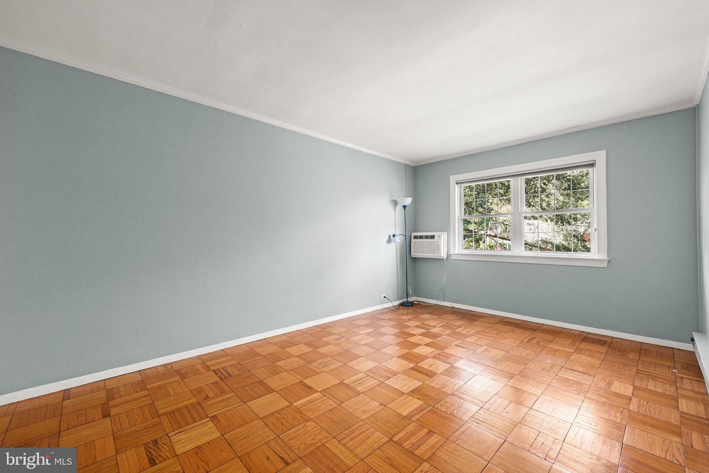 3519 VALLEY DR, ALEXANDRIA, Virginia 22302, 2 Bedrooms Bedrooms, ,1 BathroomBathrooms,Residential,For sale,3519 VALLEY DR,VAAX2050700 MLS # VAAX2050700