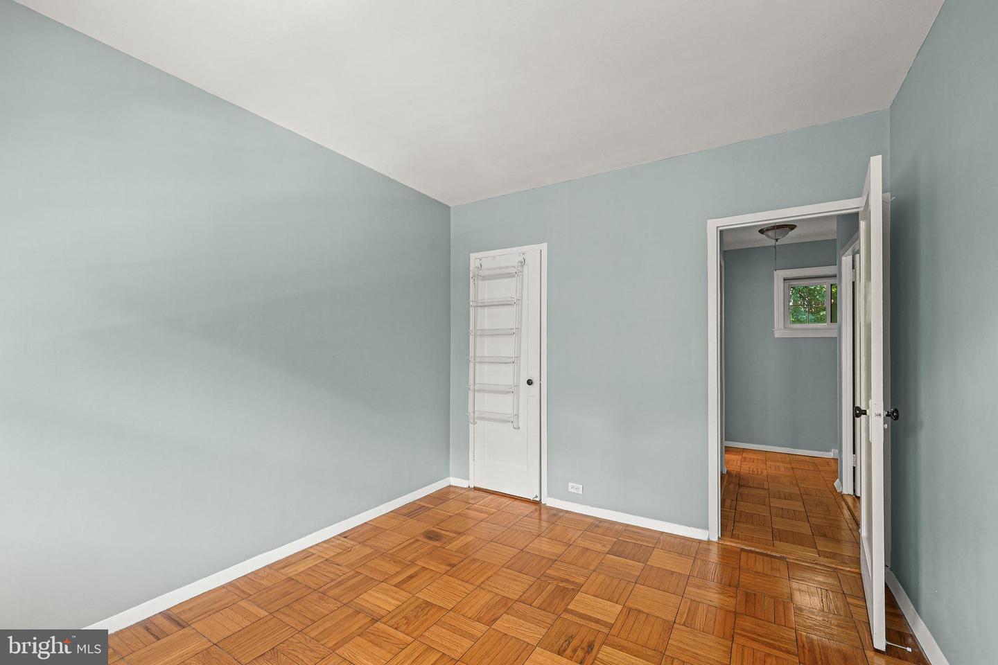 3519 VALLEY DR, ALEXANDRIA, Virginia 22302, 2 Bedrooms Bedrooms, ,1 BathroomBathrooms,Residential,For sale,3519 VALLEY DR,VAAX2050700 MLS # VAAX2050700