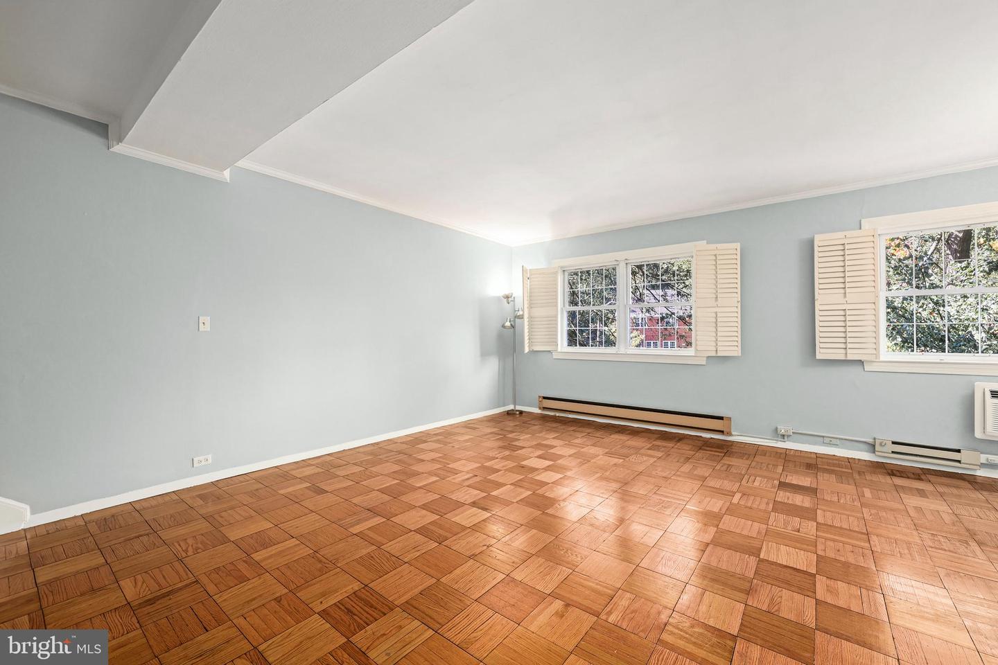 3519 VALLEY DR, ALEXANDRIA, Virginia 22302, 2 Bedrooms Bedrooms, ,1 BathroomBathrooms,Residential,For sale,3519 VALLEY DR,VAAX2050700 MLS # VAAX2050700