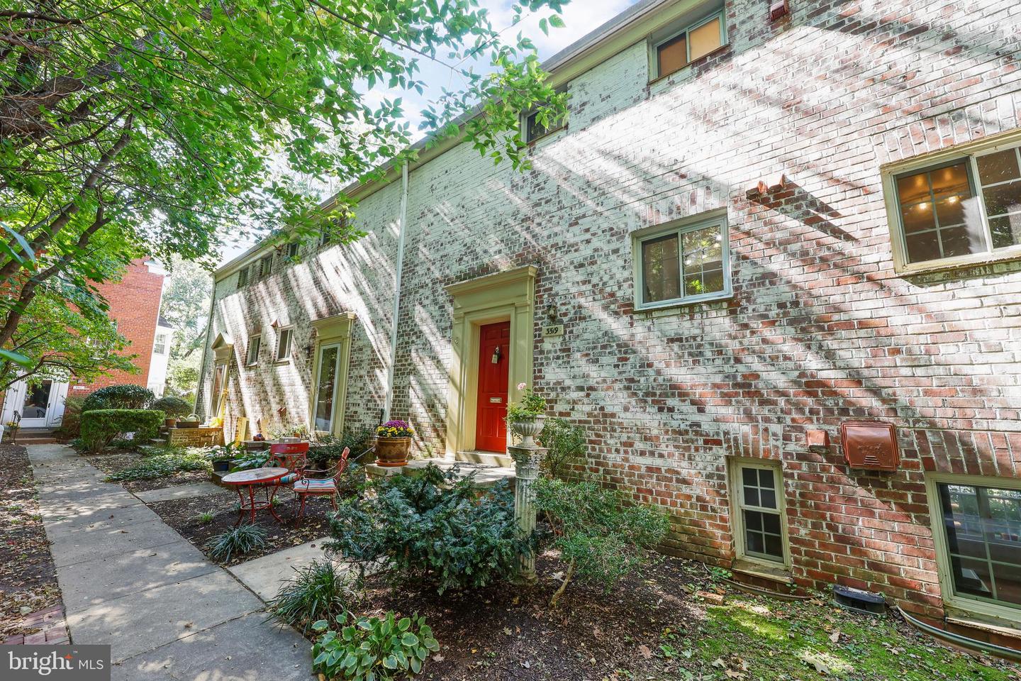3519 VALLEY DR, ALEXANDRIA, Virginia 22302, 2 Bedrooms Bedrooms, ,1 BathroomBathrooms,Residential,For sale,3519 VALLEY DR,VAAX2050700 MLS # VAAX2050700