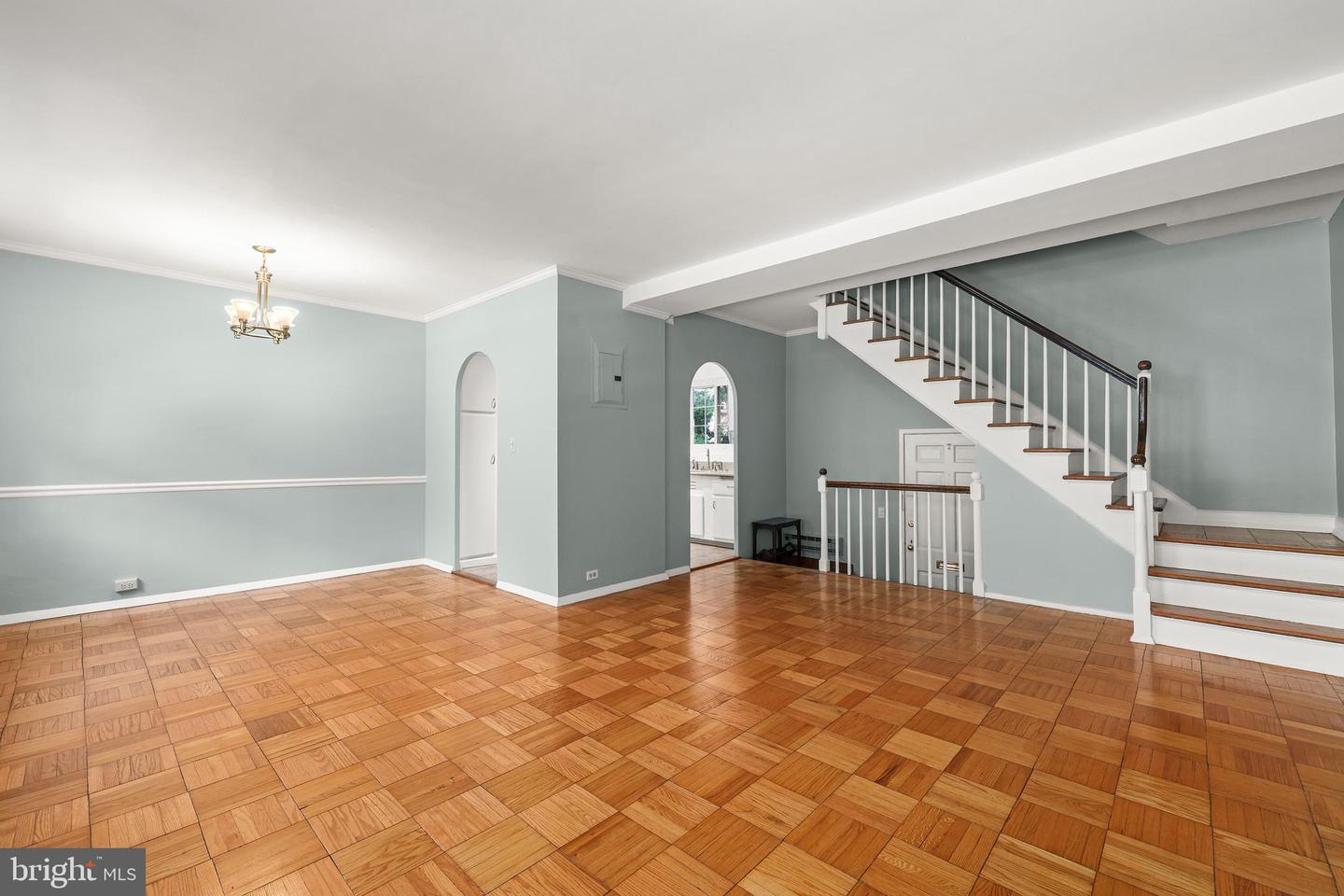 3519 VALLEY DR, ALEXANDRIA, Virginia 22302, 2 Bedrooms Bedrooms, ,1 BathroomBathrooms,Residential,For sale,3519 VALLEY DR,VAAX2050700 MLS # VAAX2050700
