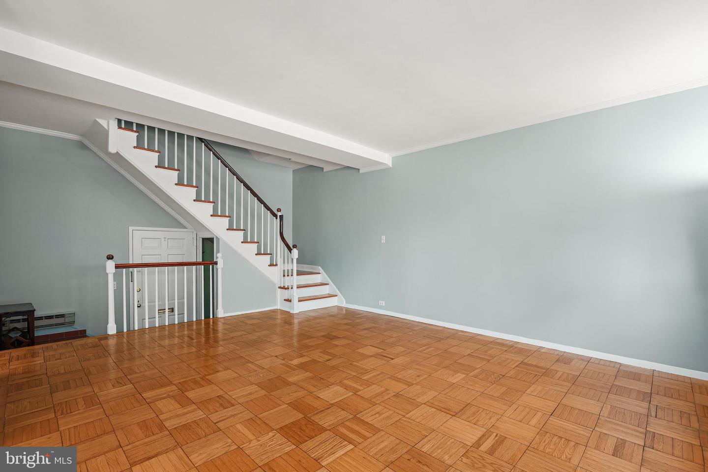 3519 VALLEY DR, ALEXANDRIA, Virginia 22302, 2 Bedrooms Bedrooms, ,1 BathroomBathrooms,Residential,For sale,3519 VALLEY DR,VAAX2050700 MLS # VAAX2050700