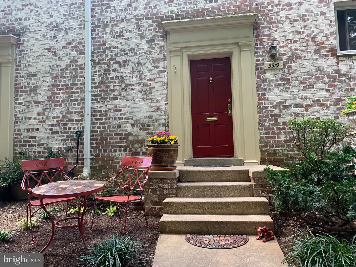 3519 VALLEY DR, ALEXANDRIA, Virginia 22302, 2 Bedrooms Bedrooms, ,1 BathroomBathrooms,Residential,For sale,3519 VALLEY DR,VAAX2050700 MLS # VAAX2050700