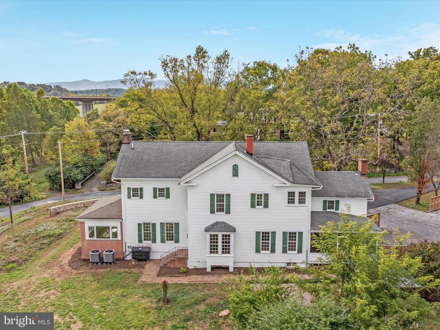 1302 WINCHESTER PIKE, FRONT ROYAL, Virginia 22630, 5 Bedrooms Bedrooms, ,4 BathroomsBathrooms,Residential,For sale,1302 WINCHESTER PIKE,VAWR2012532 MLS # VAWR2012532