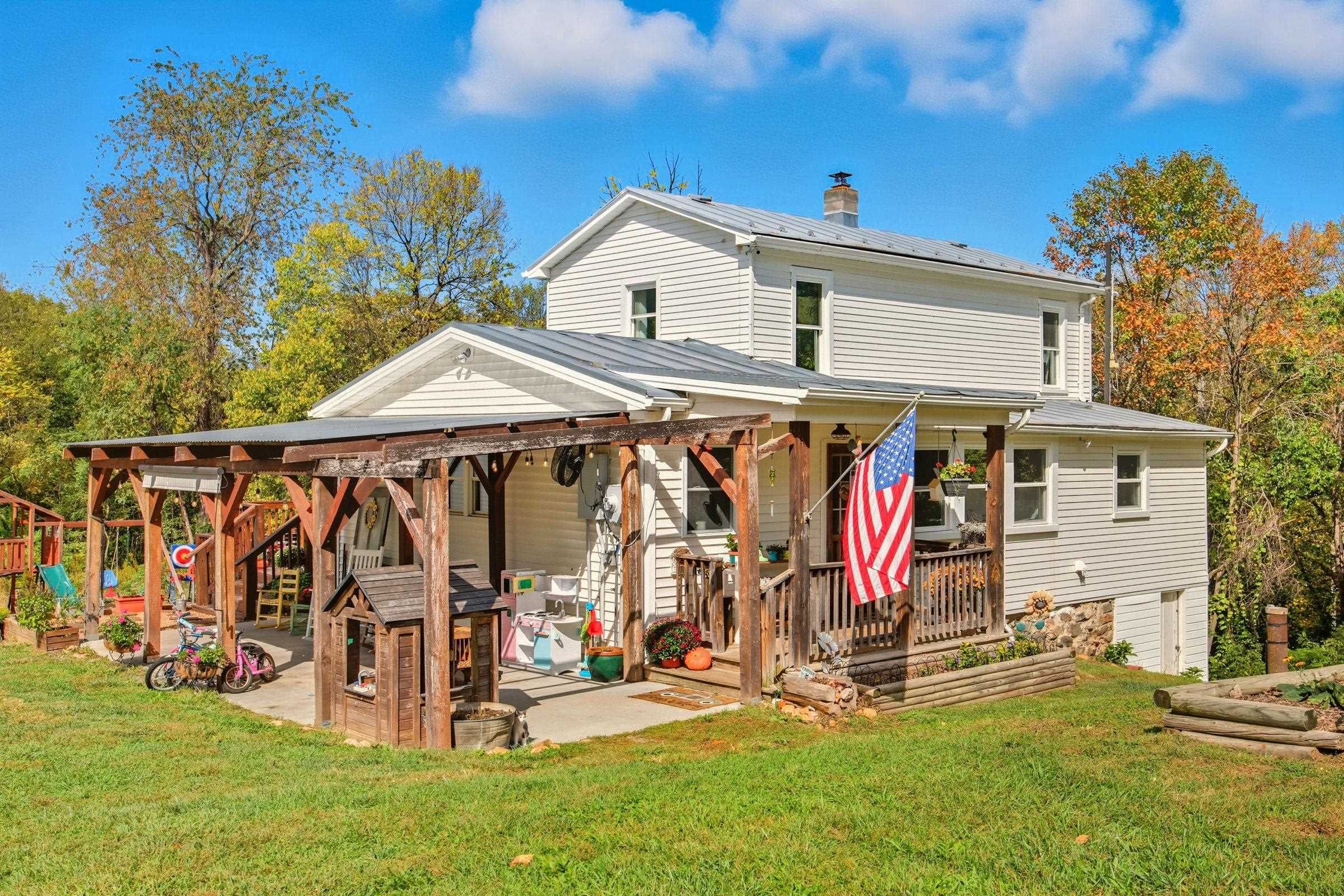 1855 E LEE HWY, NEW MARKET, Virginia 22844, 3 Bedrooms Bedrooms, ,3 BathroomsBathrooms,Residential,1855 E LEE HWY,670013 MLS # 670013