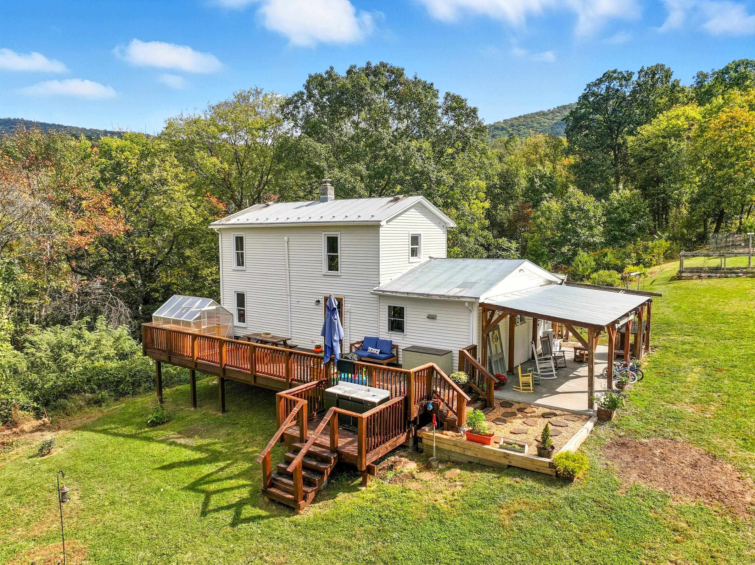 1855 E LEE HWY, NEW MARKET, Virginia 22844, 3 Bedrooms Bedrooms, ,3 BathroomsBathrooms,Residential,1855 E LEE HWY,670013 MLS # 670013