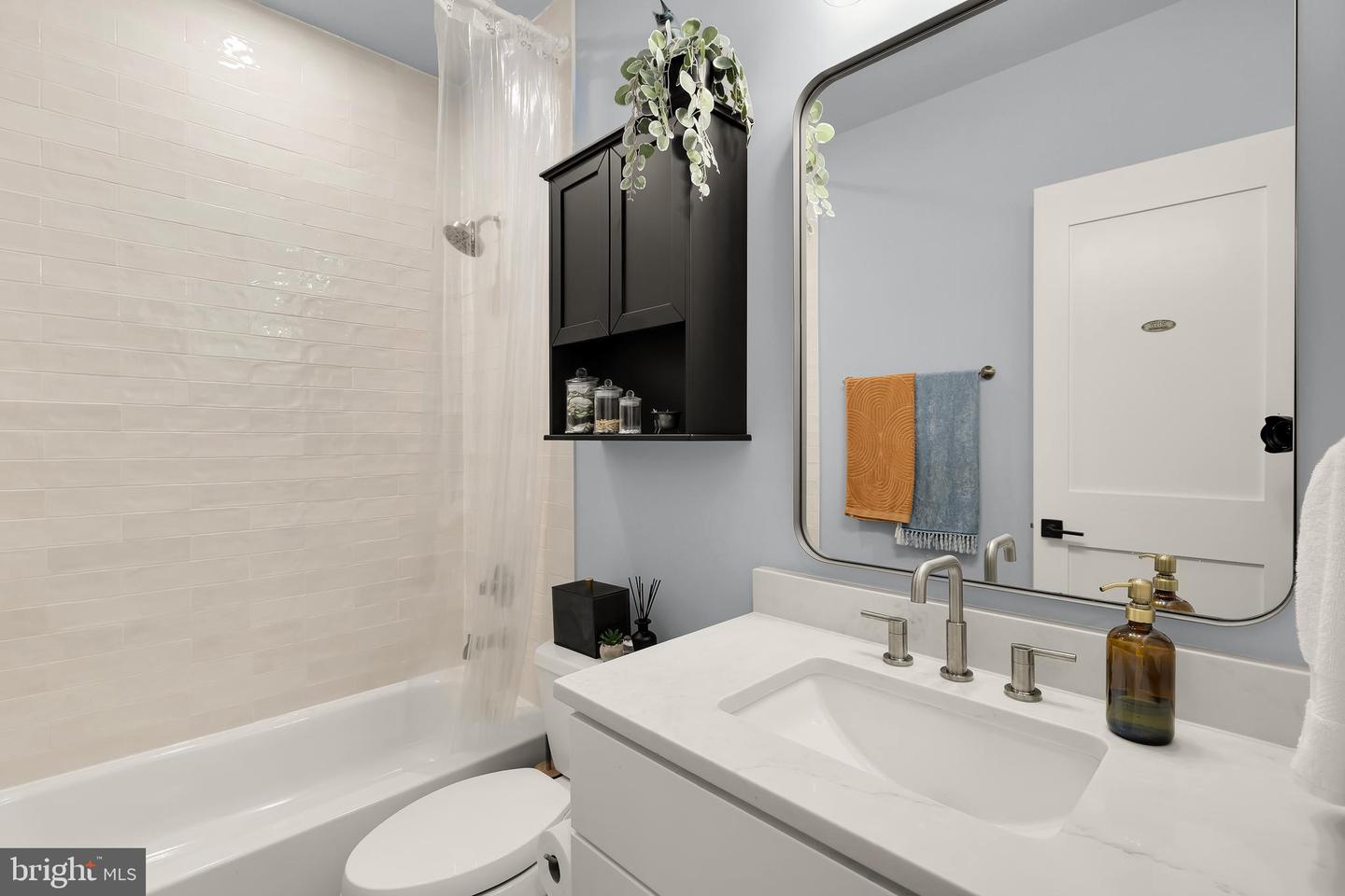 2829 13TH ST NW #1, WASHINGTON, District Of Columbia 20009, 2 Bedrooms Bedrooms, ,2 BathroomsBathrooms,Residential,For sale,2829 13TH ST NW #1,DCDC2226562 MLS # DCDC2226562