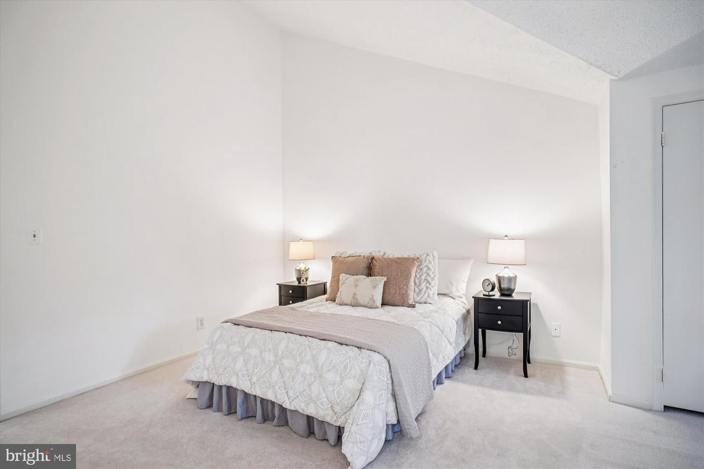 3153-K ANCHORWAY CT, FALLS CHURCH, Virginia 22042, 1 Bedroom Bedrooms, ,1 BathroomBathrooms,Residential,For sale,3153-K ANCHORWAY CT,VAFX2273910 MLS # VAFX2273910