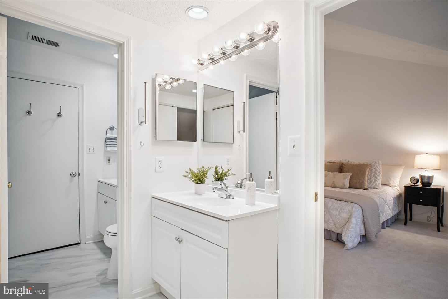 3153-K ANCHORWAY CT, FALLS CHURCH, Virginia 22042, 1 Bedroom Bedrooms, ,1 BathroomBathrooms,Residential,For sale,3153-K ANCHORWAY CT,VAFX2273910 MLS # VAFX2273910