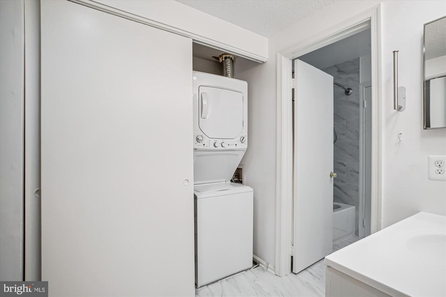 3153-K ANCHORWAY CT, FALLS CHURCH, Virginia 22042, 1 Bedroom Bedrooms, ,1 BathroomBathrooms,Residential,For sale,3153-K ANCHORWAY CT,VAFX2273910 MLS # VAFX2273910