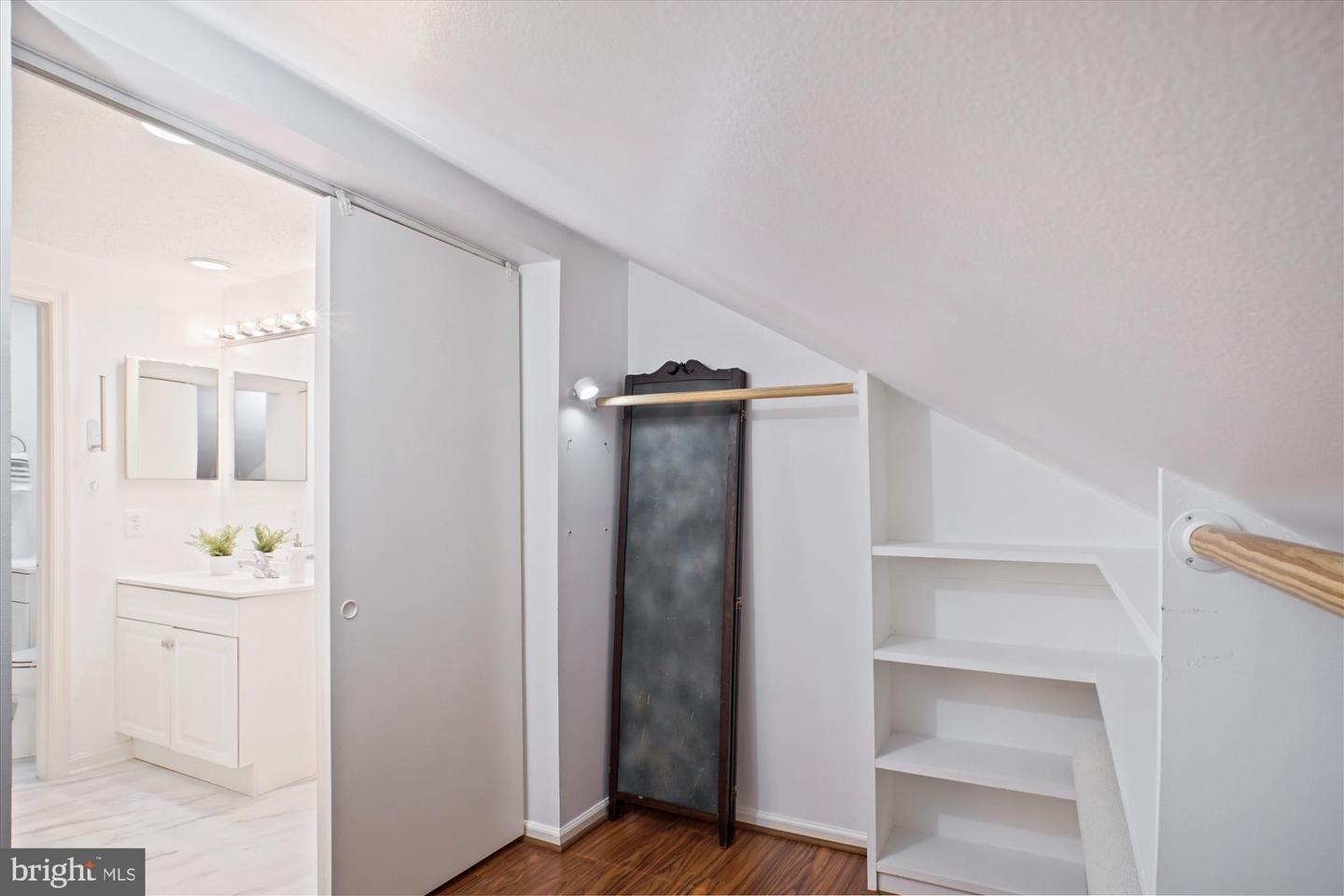 3153-K ANCHORWAY CT, FALLS CHURCH, Virginia 22042, 1 Bedroom Bedrooms, ,1 BathroomBathrooms,Residential,For sale,3153-K ANCHORWAY CT,VAFX2273910 MLS # VAFX2273910