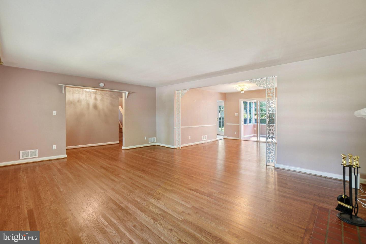 1913 COURTLAND RD, ALEXANDRIA, Virginia 22306, 4 Bedrooms Bedrooms, ,3 BathroomsBathrooms,Residential,For sale,1913 COURTLAND RD,VAFX2273924 MLS # VAFX2273924