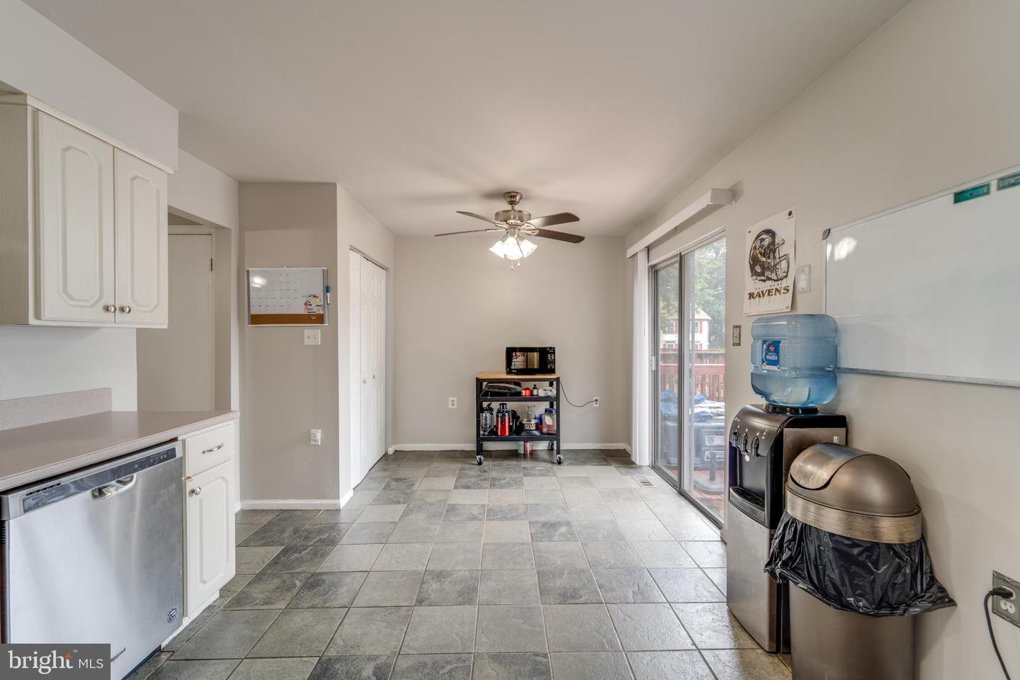 14072 OXBRIDGE INN CT, WOODBRIDGE, Virginia 22193, 3 Bedrooms Bedrooms, 7 Rooms Rooms,3 BathroomsBathrooms,Residential,For sale,14072 OXBRIDGE INN CT,VAPW2105842 MLS # VAPW2105842