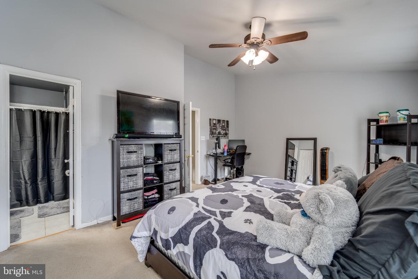 14072 OXBRIDGE INN CT, WOODBRIDGE, Virginia 22193, 3 Bedrooms Bedrooms, 7 Rooms Rooms,3 BathroomsBathrooms,Residential,For sale,14072 OXBRIDGE INN CT,VAPW2105842 MLS # VAPW2105842