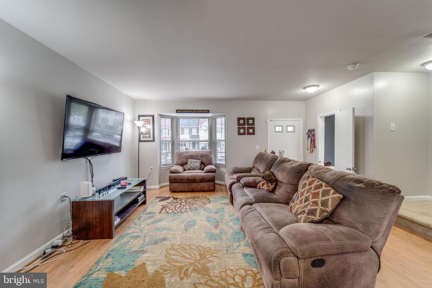 14072 OXBRIDGE INN CT, WOODBRIDGE, Virginia 22193, 3 Bedrooms Bedrooms, 7 Rooms Rooms,3 BathroomsBathrooms,Residential,For sale,14072 OXBRIDGE INN CT,VAPW2105842 MLS # VAPW2105842