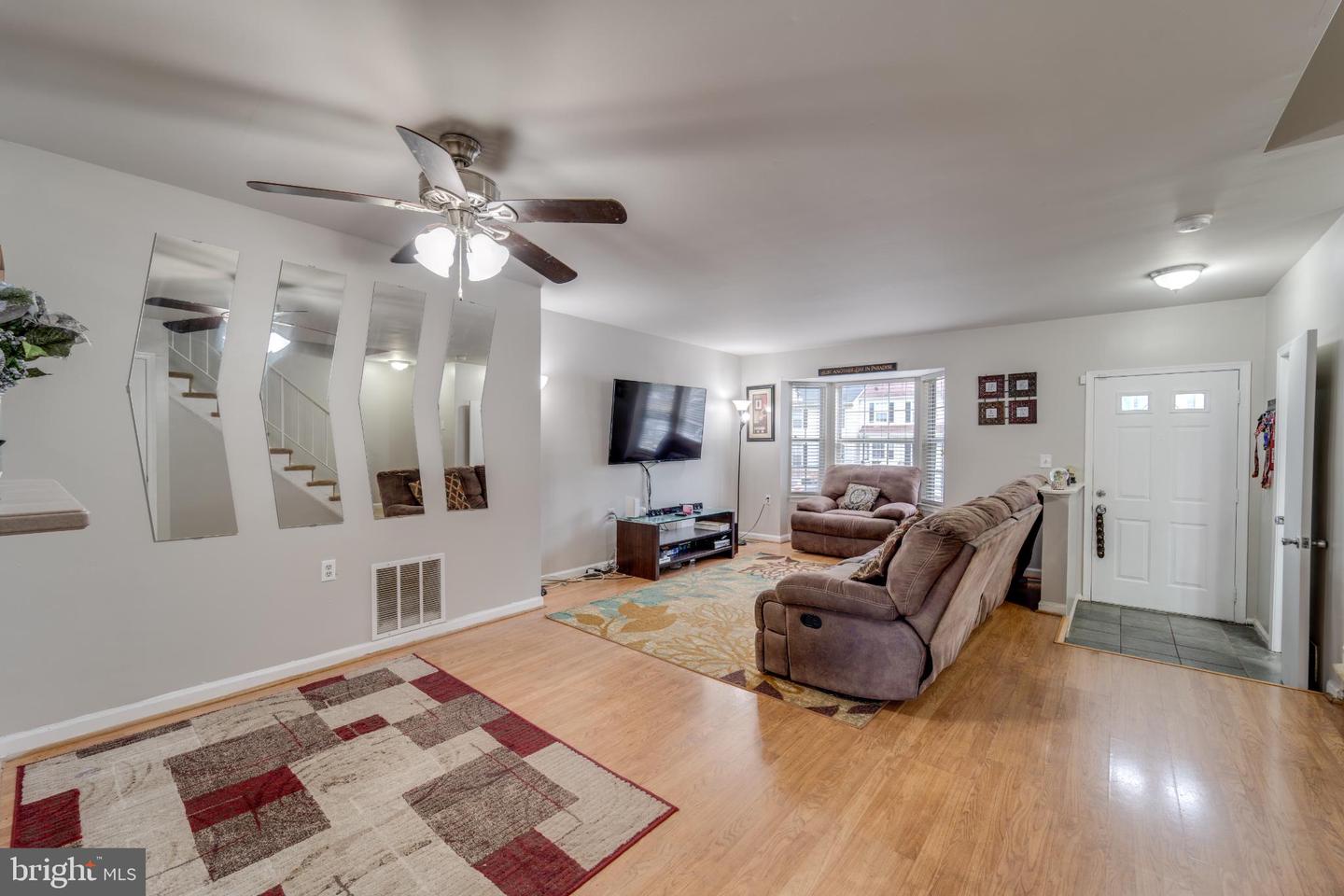 14072 OXBRIDGE INN CT, WOODBRIDGE, Virginia 22193, 3 Bedrooms Bedrooms, 7 Rooms Rooms,3 BathroomsBathrooms,Residential,For sale,14072 OXBRIDGE INN CT,VAPW2105842 MLS # VAPW2105842