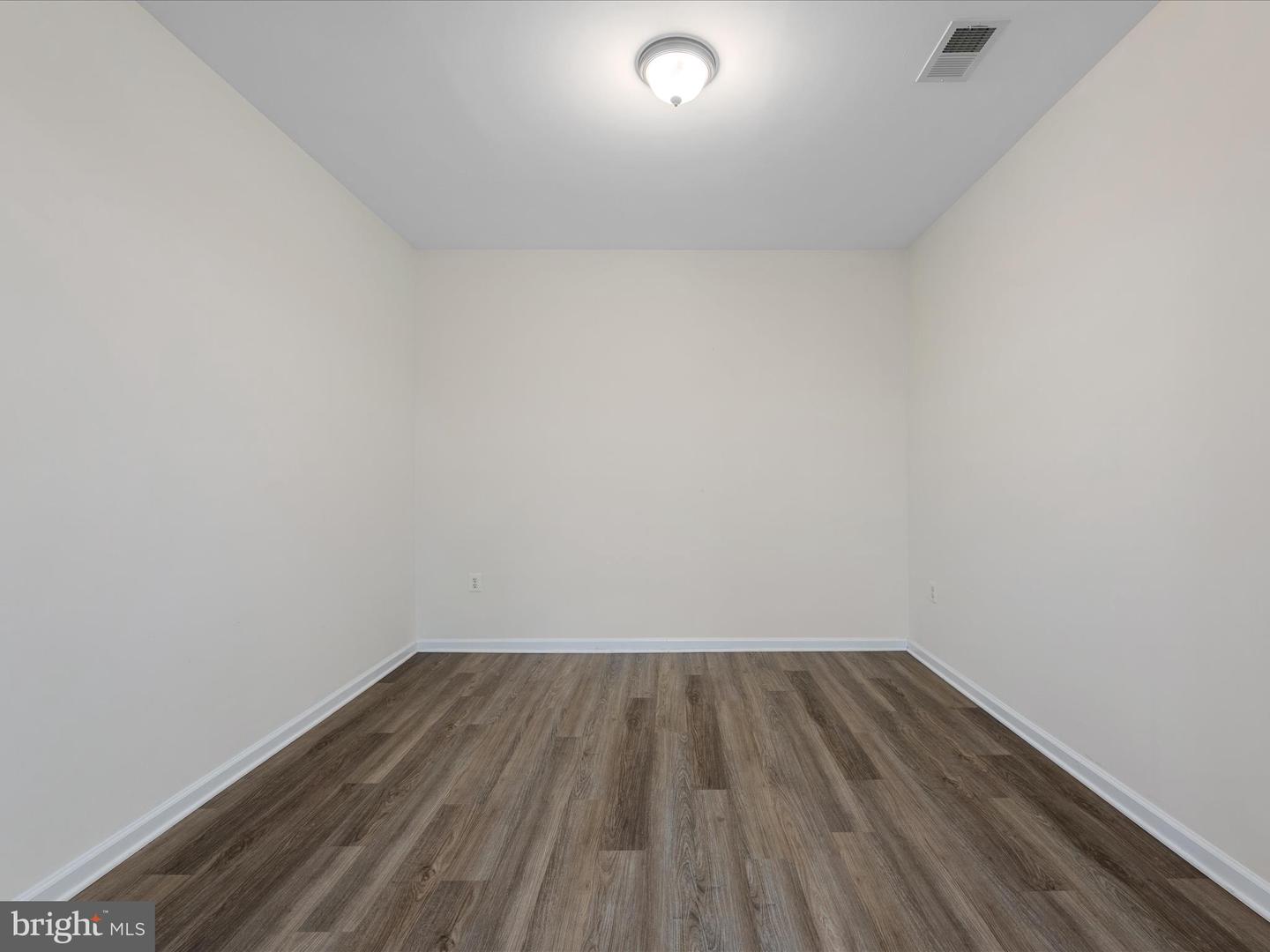 9700 ELZEY PL #UNIT 302, MANASSAS PARK, Virginia 20111, 2 Bedrooms Bedrooms, ,2 BathroomsBathrooms,Residential,For sale,9700 ELZEY PL #UNIT 302,VAMP2003380 MLS # VAMP2003380
