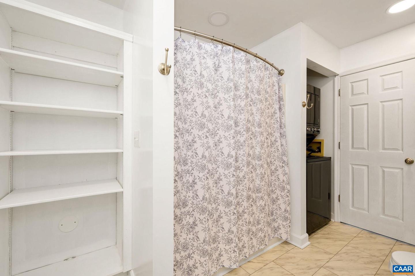 1270 MAPLE VIEW DR, CHARLOTTESVILLE, Virginia 22902, 2 Bedrooms Bedrooms, ,1 BathroomBathrooms,Residential,For sale,1270 MAPLE VIEW DR,669938 MLS # 669938