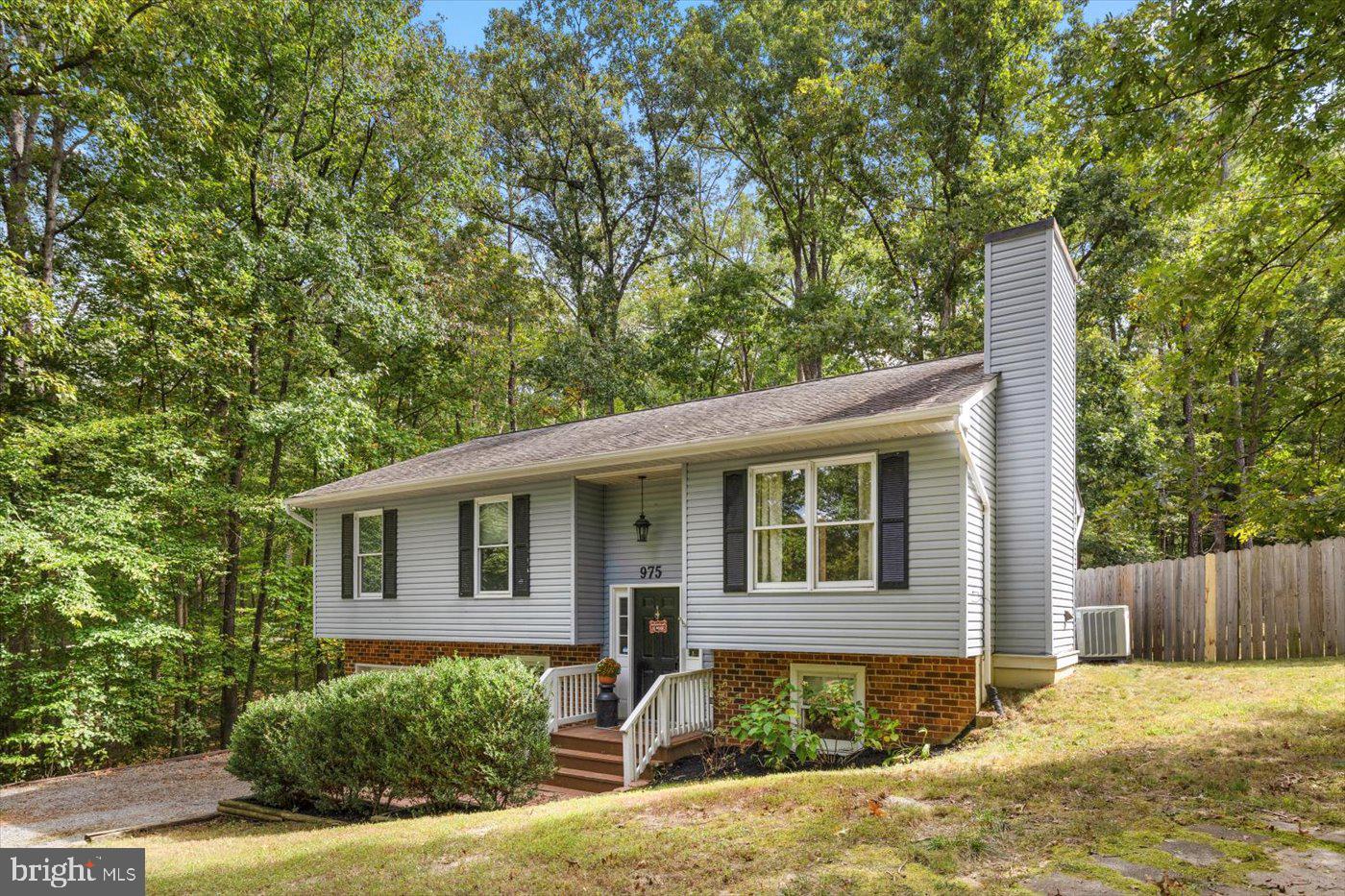 975 SWAN LN, RUTHER GLEN, Virginia 22546, 4 Bedrooms Bedrooms, ,2 BathroomsBathrooms,Residential,For sale,975 SWAN LN,VACV2008976 MLS # VACV2008976