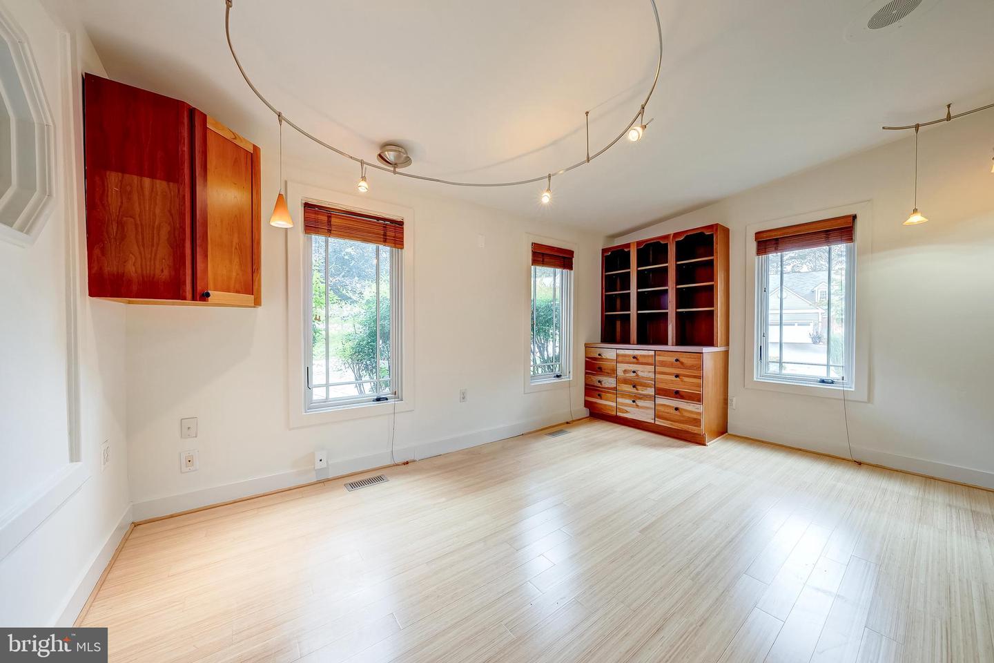 35551 SASSAFRAS DR, ROUND HILL, Virginia 20141, 3 Bedrooms Bedrooms, ,2 BathroomsBathrooms,Residential,For sale,35551 SASSAFRAS DR,VALO2108758 MLS # VALO2108758