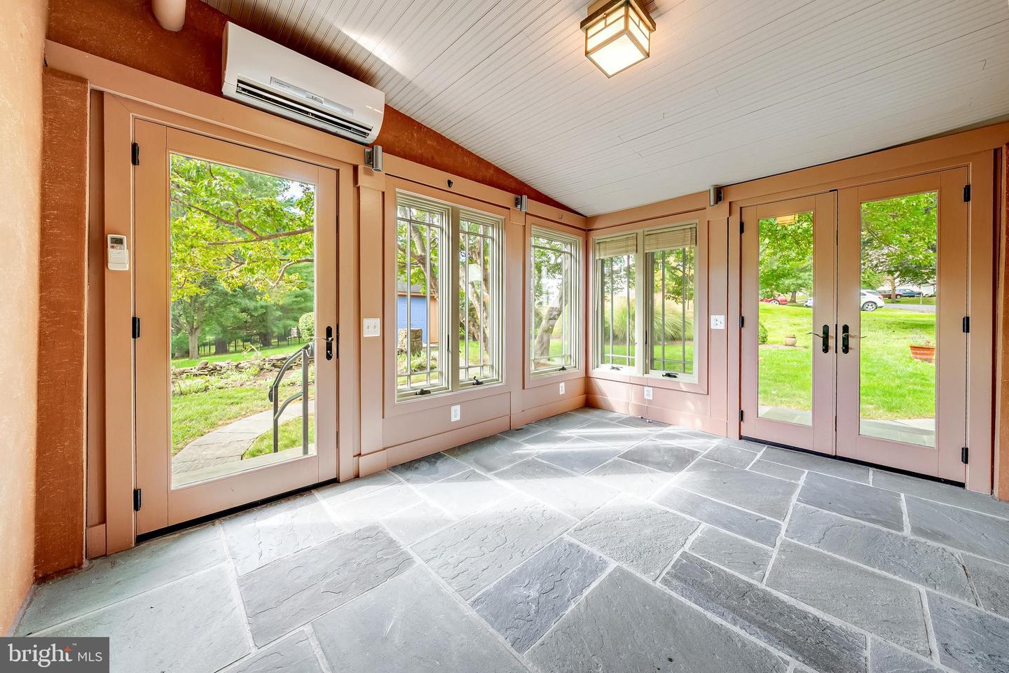 35551 SASSAFRAS DR, ROUND HILL, Virginia 20141, 3 Bedrooms Bedrooms, ,2 BathroomsBathrooms,Residential,For sale,35551 SASSAFRAS DR,VALO2108758 MLS # VALO2108758