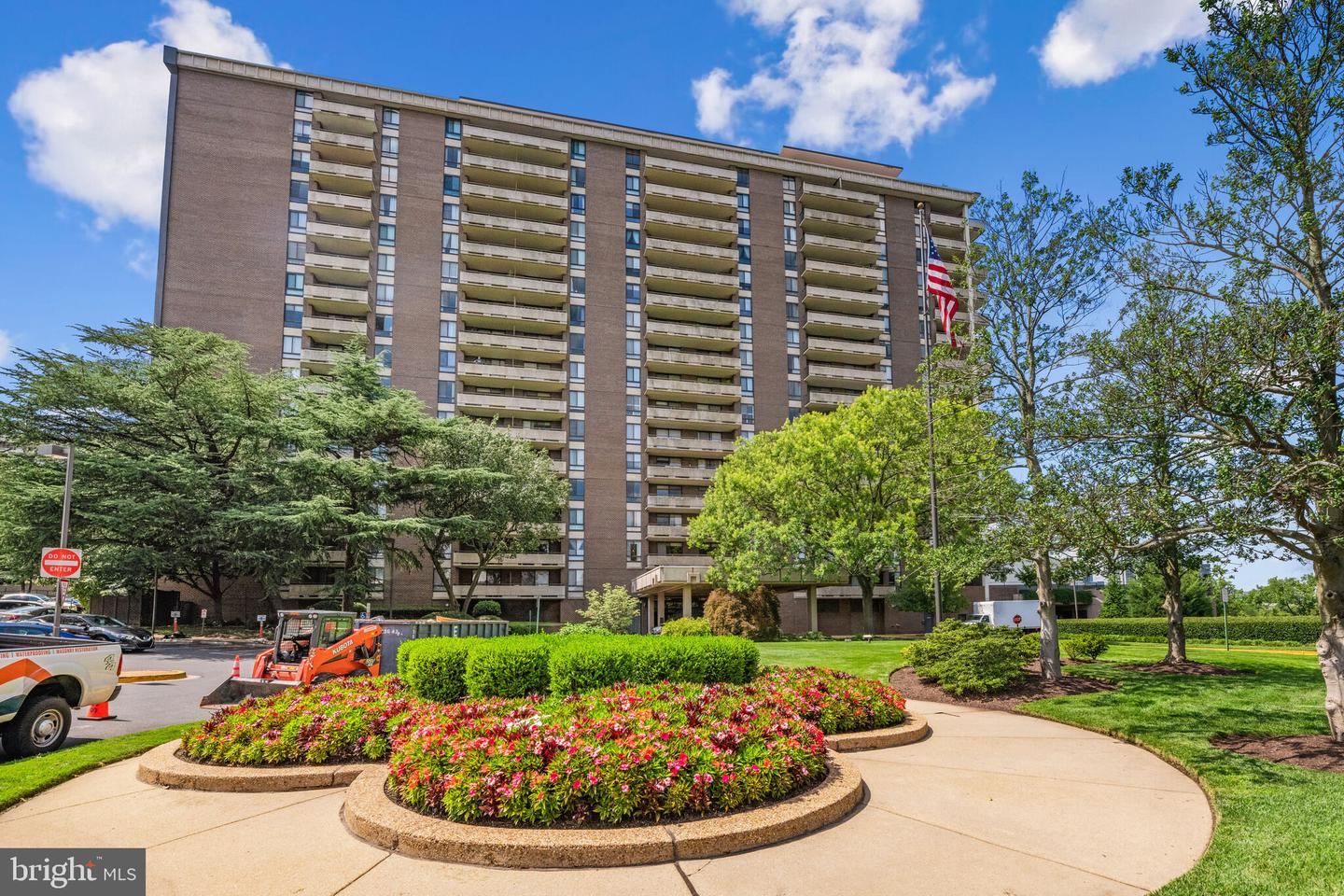 1800 OLD MEADOW RD #1415, MCLEAN, Virginia 22102, 1 Bedroom Bedrooms, ,1 BathroomBathrooms,Residential,For sale,1800 OLD MEADOW RD #1415,VAFX2274026 MLS # VAFX2274026