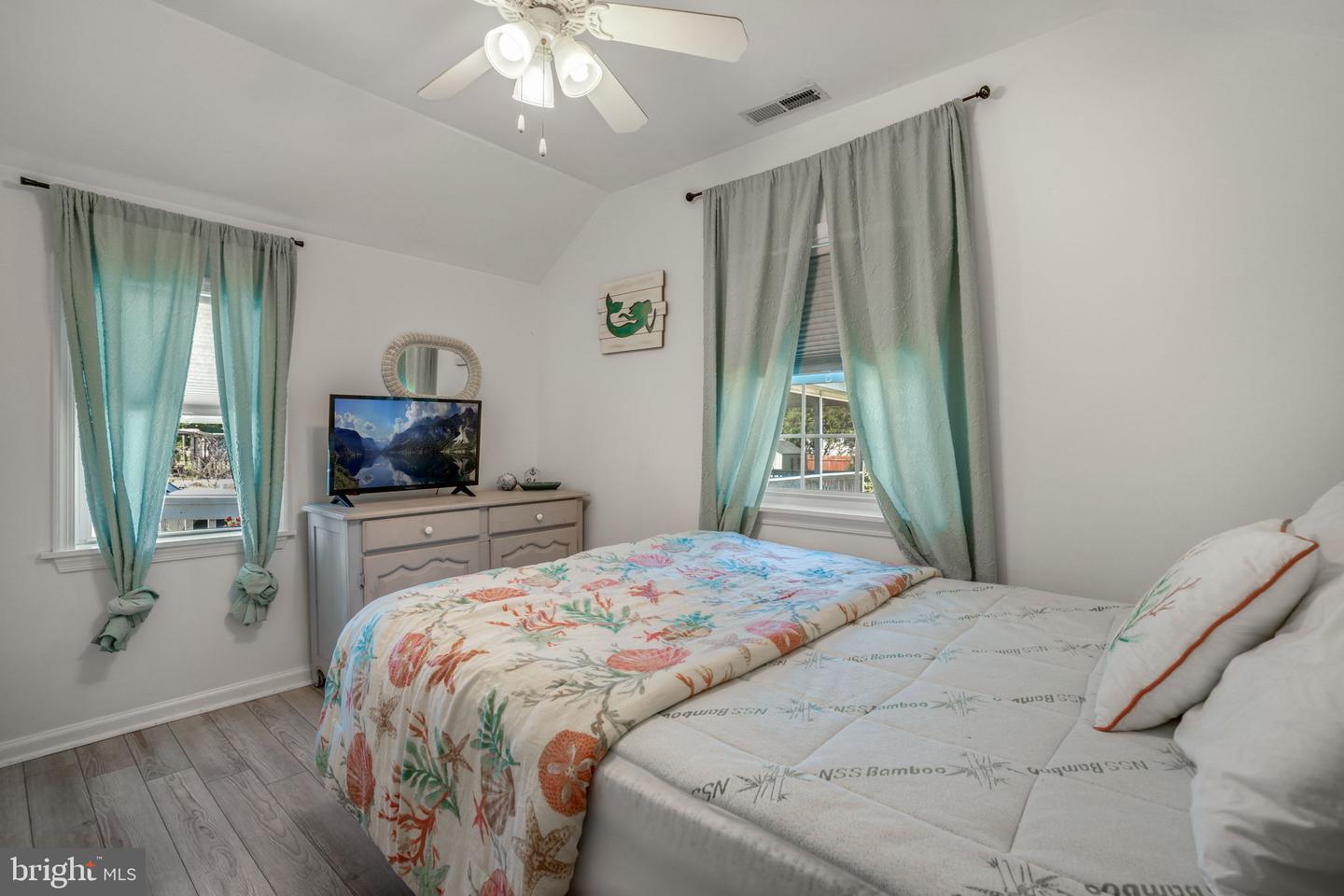 3189 RIDGE RD, CHINCOTEAGUE ISLAND, Virginia 23336, 2 Bedrooms Bedrooms, ,1 BathroomBathrooms,Residential,For sale,3189 RIDGE RD,VAAC2002306 MLS # VAAC2002306