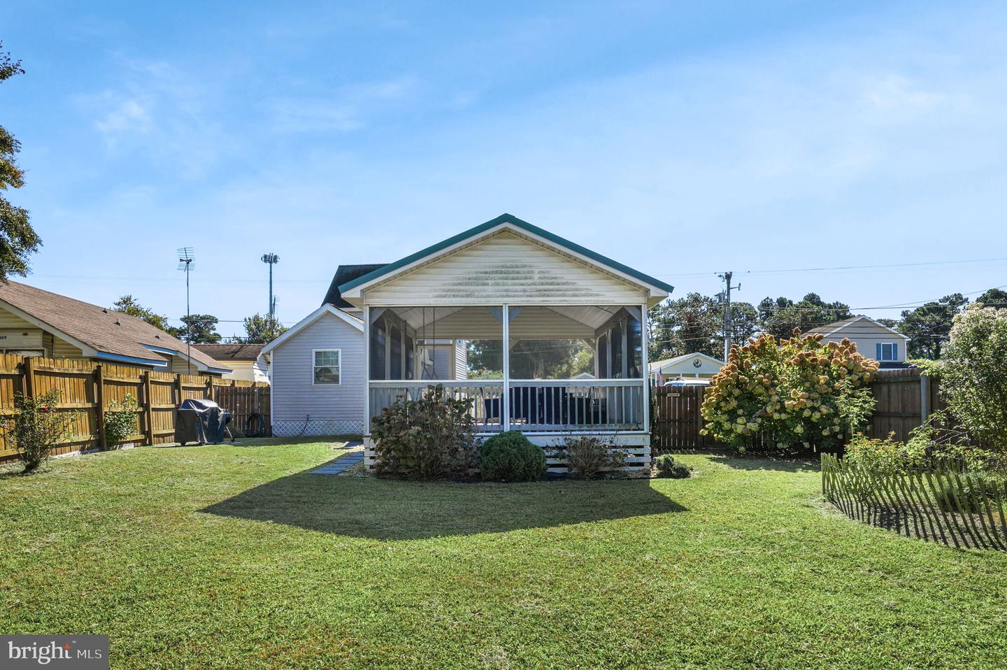 3189 RIDGE RD, CHINCOTEAGUE ISLAND, Virginia 23336, 2 Bedrooms Bedrooms, ,1 BathroomBathrooms,Residential,For sale,3189 RIDGE RD,VAAC2002306 MLS # VAAC2002306