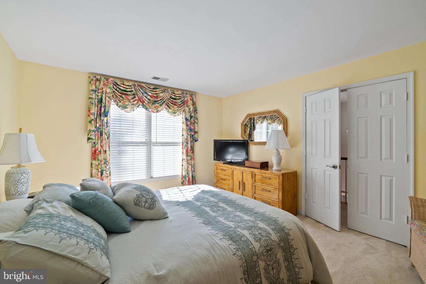 3920 OAK ST, FAIRFAX, Virginia 22030, 3 Bedrooms Bedrooms, ,3 BathroomsBathrooms,Residential,For sale,3920 OAK ST,VAFC2007178 MLS # VAFC2007178