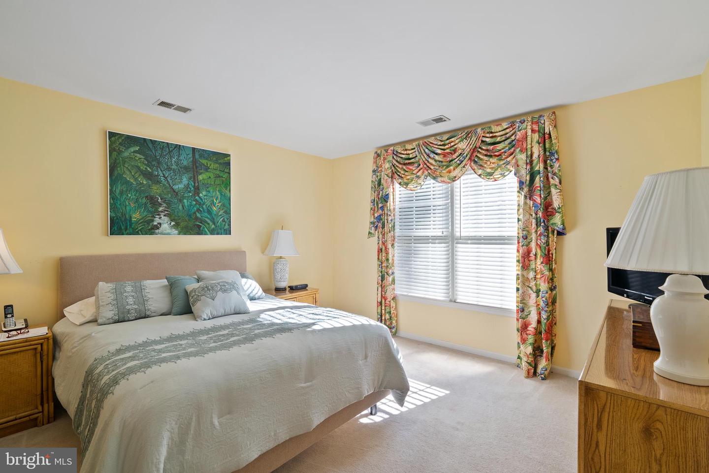3920 OAK ST, FAIRFAX, Virginia 22030, 3 Bedrooms Bedrooms, ,3 BathroomsBathrooms,Residential,For sale,3920 OAK ST,VAFC2007178 MLS # VAFC2007178