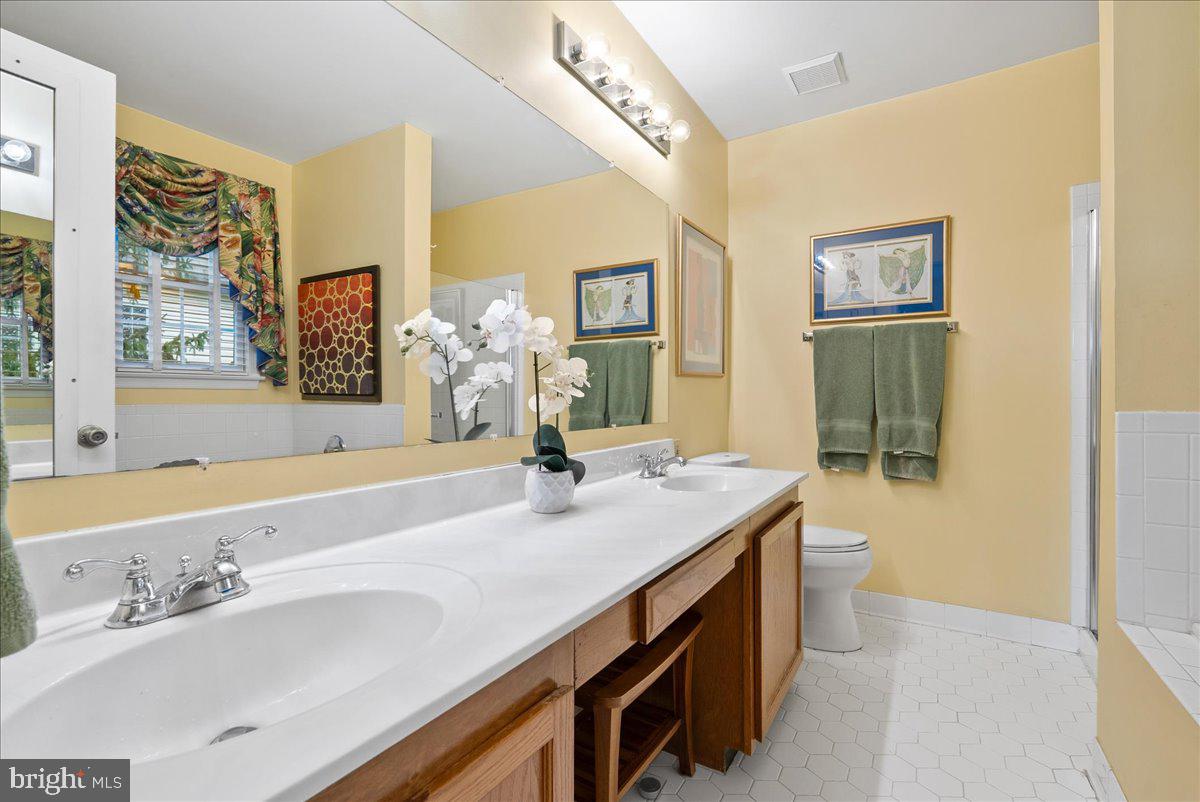 3920 OAK ST, FAIRFAX, Virginia 22030, 3 Bedrooms Bedrooms, ,3 BathroomsBathrooms,Residential,For sale,3920 OAK ST,VAFC2007178 MLS # VAFC2007178