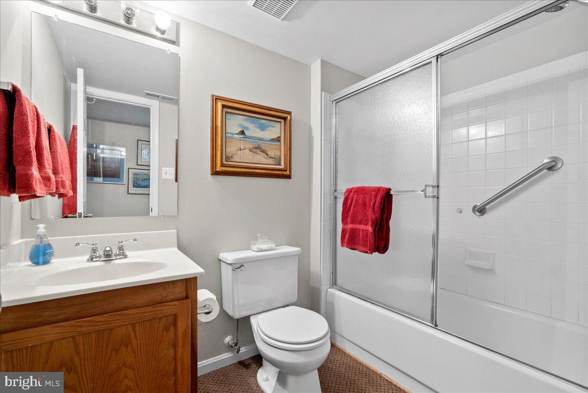 3920 OAK ST, FAIRFAX, Virginia 22030, 3 Bedrooms Bedrooms, ,3 BathroomsBathrooms,Residential,For sale,3920 OAK ST,VAFC2007178 MLS # VAFC2007178