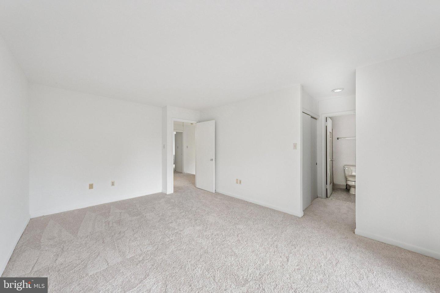 2015 WETHERSFIELD CT, RESTON, Virginia 20191, 3 Bedrooms Bedrooms, 6 Rooms Rooms,2 BathroomsBathrooms,Residential,For sale,2015 WETHERSFIELD CT,VAFX2274084 MLS # VAFX2274084