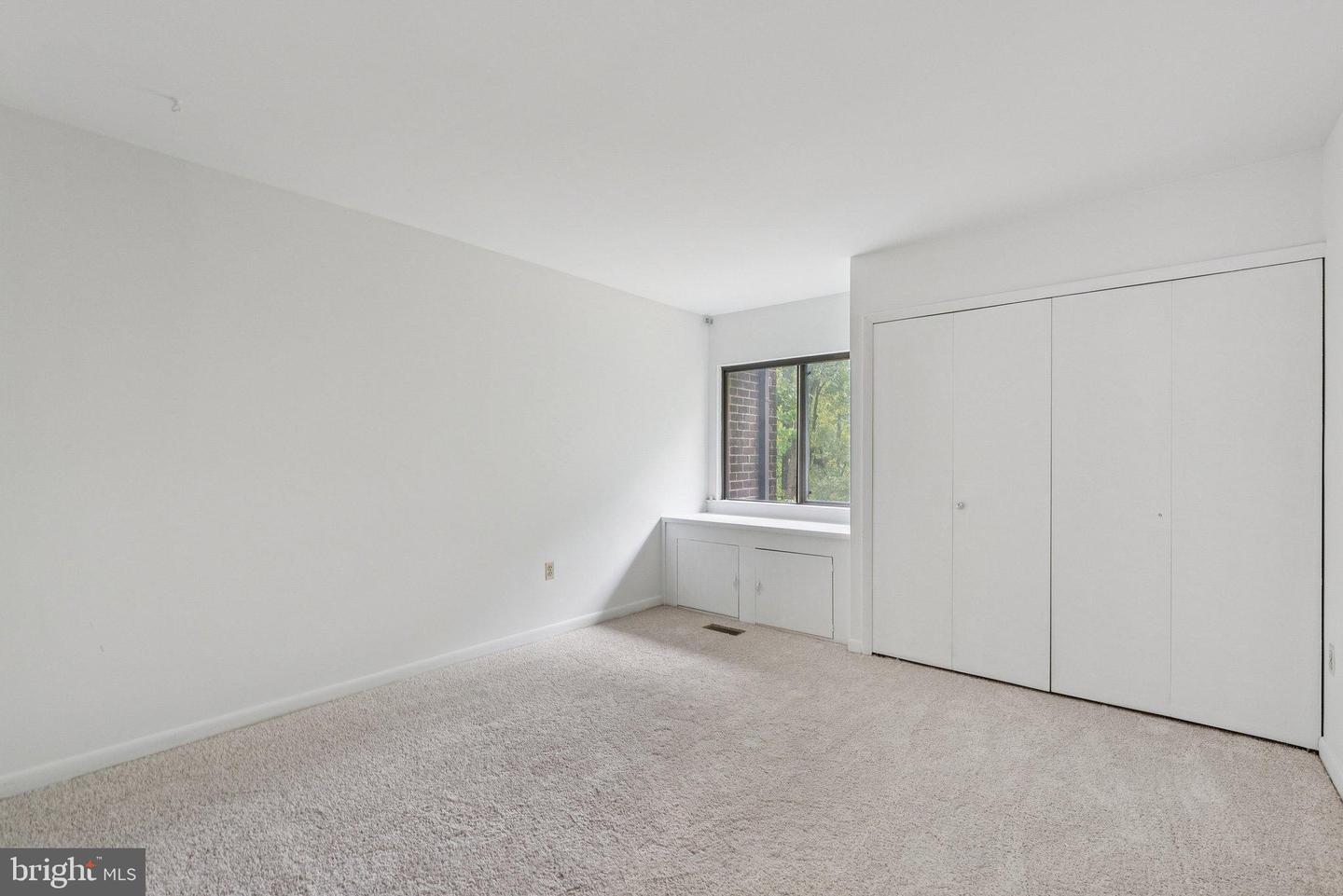 2015 WETHERSFIELD CT, RESTON, Virginia 20191, 3 Bedrooms Bedrooms, 6 Rooms Rooms,2 BathroomsBathrooms,Residential,For sale,2015 WETHERSFIELD CT,VAFX2274084 MLS # VAFX2274084