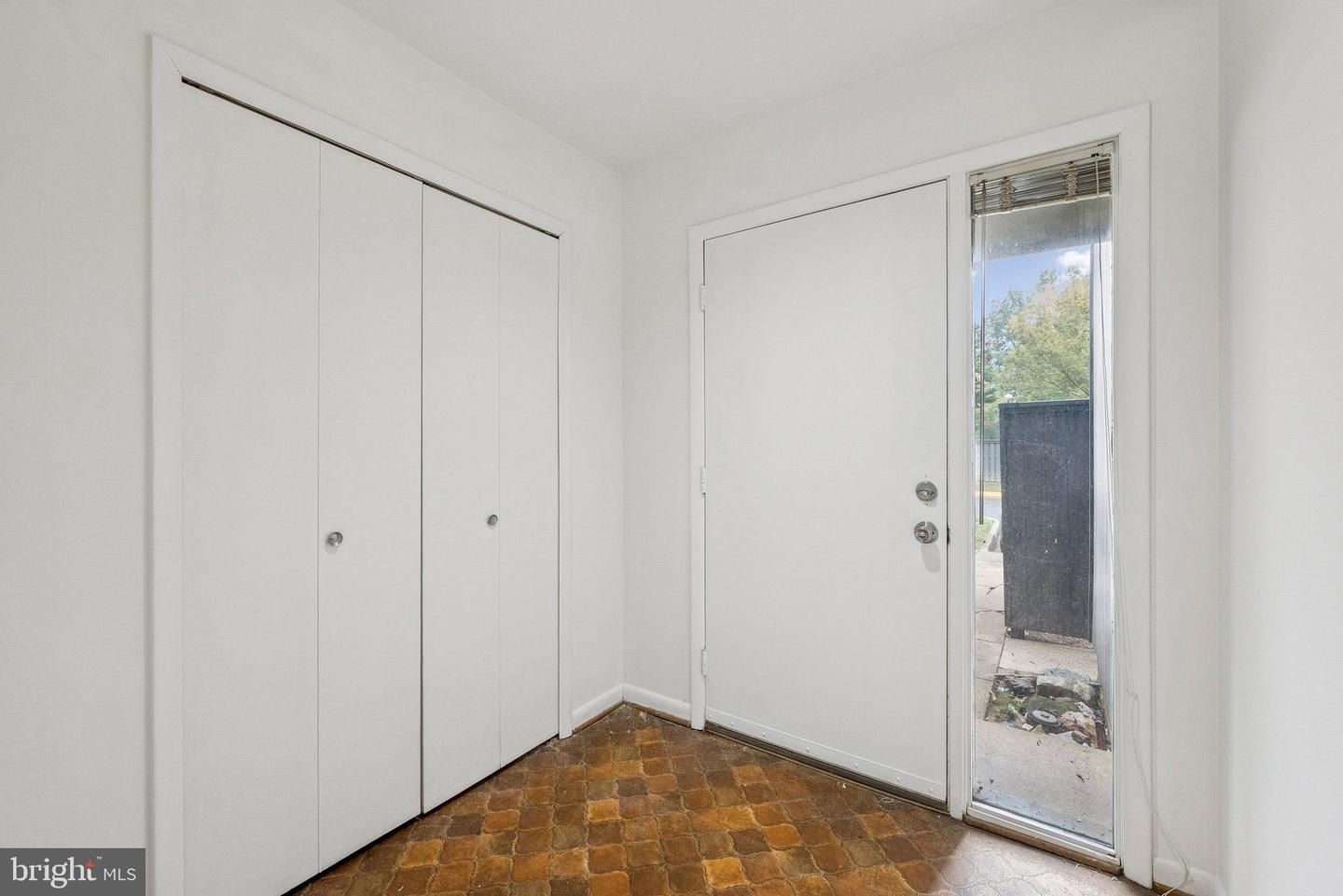 2015 WETHERSFIELD CT, RESTON, Virginia 20191, 3 Bedrooms Bedrooms, 6 Rooms Rooms,2 BathroomsBathrooms,Residential,For sale,2015 WETHERSFIELD CT,VAFX2274084 MLS # VAFX2274084