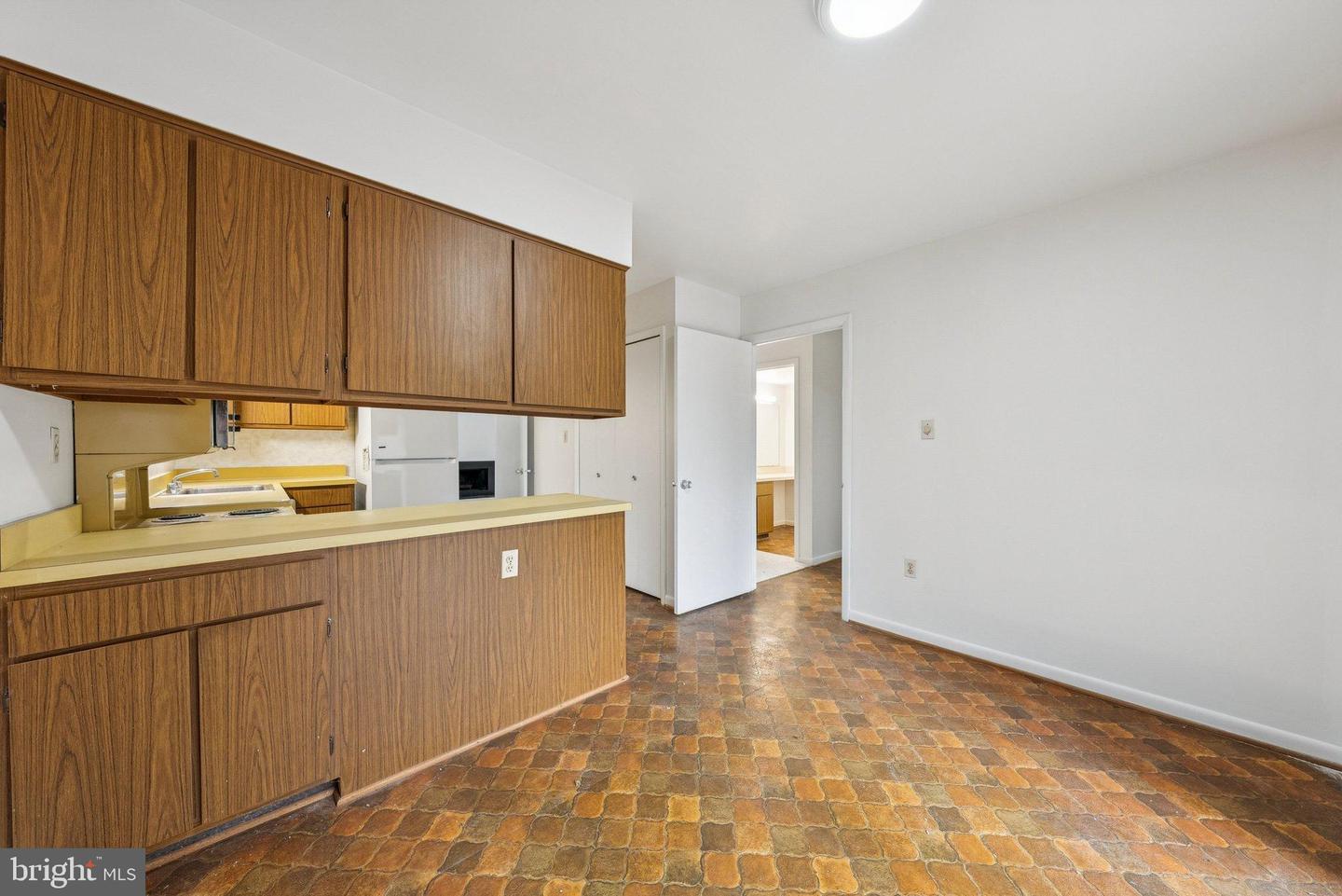 2015 WETHERSFIELD CT, RESTON, Virginia 20191, 3 Bedrooms Bedrooms, 6 Rooms Rooms,2 BathroomsBathrooms,Residential,For sale,2015 WETHERSFIELD CT,VAFX2274084 MLS # VAFX2274084