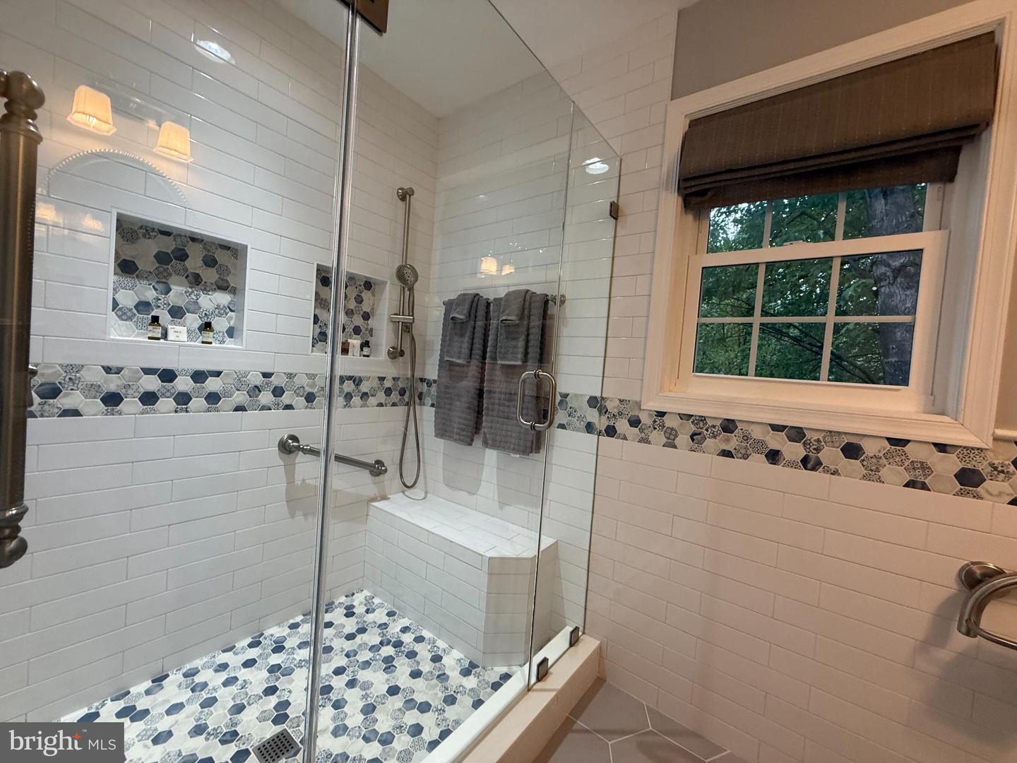 2700 REIGN ST, HERNDON, Virginia 20171, 5 Bedrooms Bedrooms, 20 Rooms Rooms,2 BathroomsBathrooms,Residential,For sale,2700 REIGN ST,VAFX2274110 MLS # VAFX2274110