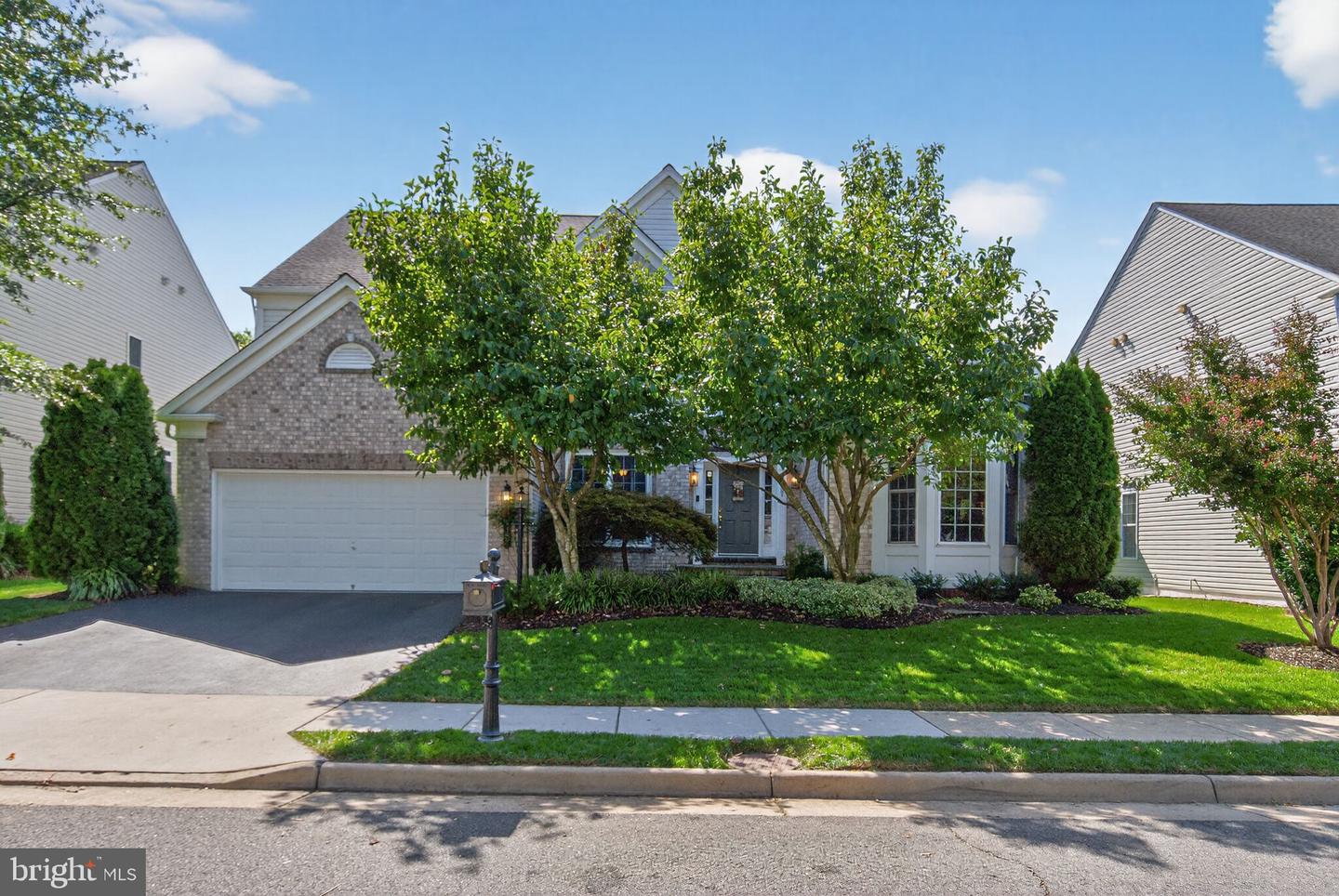 8157 AMERICAN HOLLY RD, LORTON, Virginia 22079, 4 Bedrooms Bedrooms, ,4 BathroomsBathrooms,Residential,For sale,8157 AMERICAN HOLLY RD,VAFX2274128 MLS # VAFX2274128