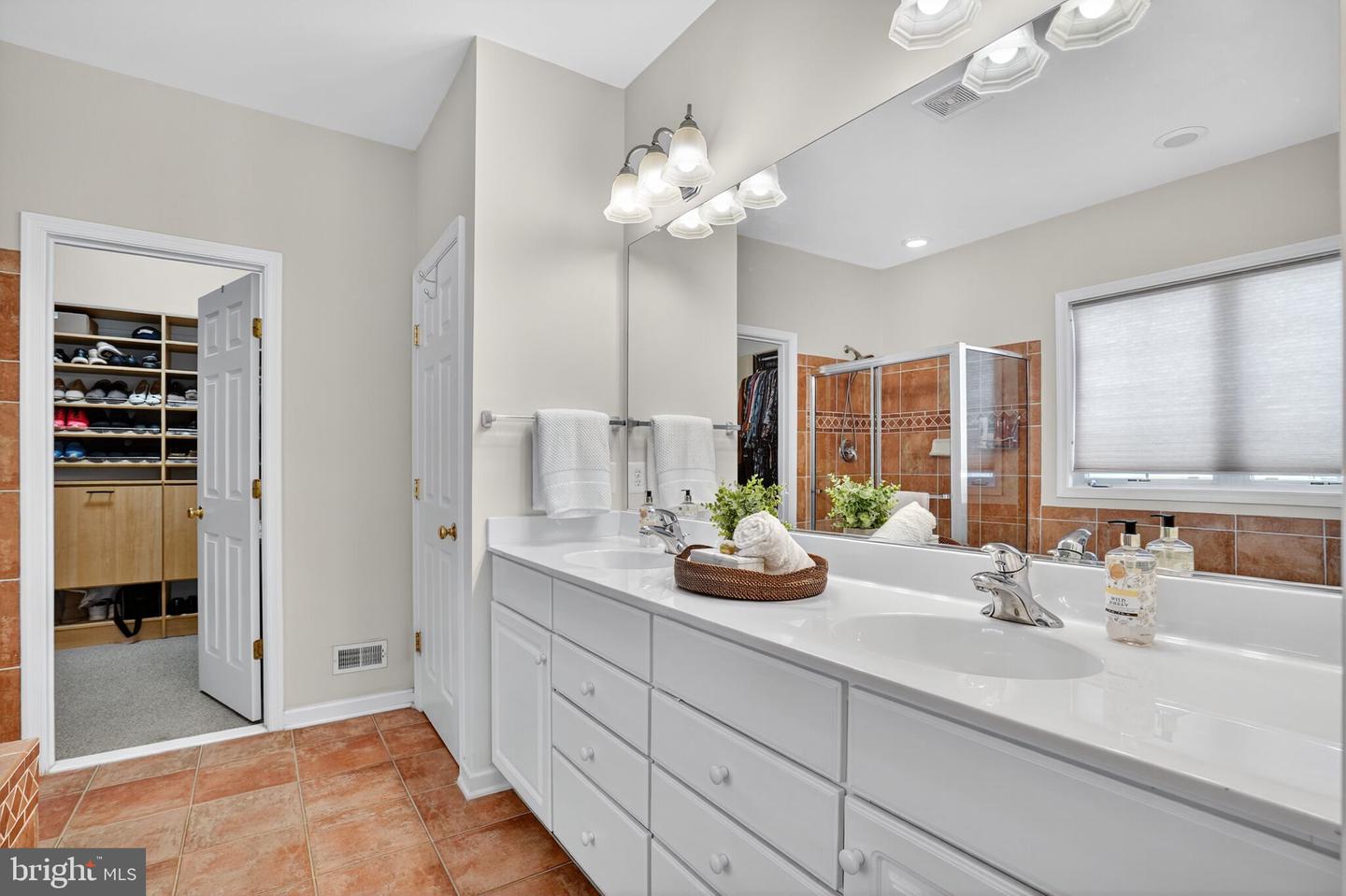 8157 AMERICAN HOLLY RD, LORTON, Virginia 22079, 4 Bedrooms Bedrooms, ,4 BathroomsBathrooms,Residential,For sale,8157 AMERICAN HOLLY RD,VAFX2274128 MLS # VAFX2274128