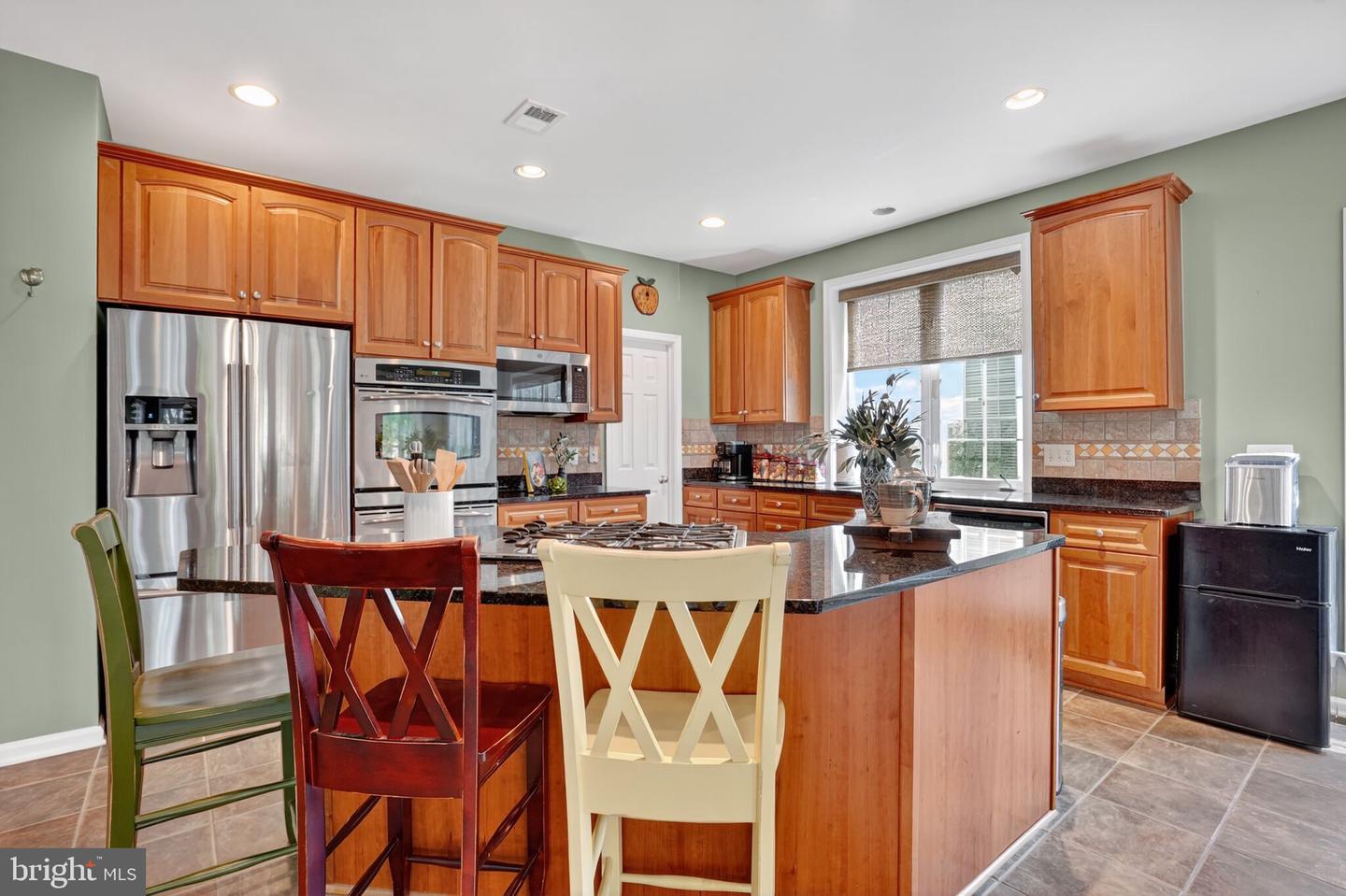 8157 AMERICAN HOLLY RD, LORTON, Virginia 22079, 4 Bedrooms Bedrooms, ,4 BathroomsBathrooms,Residential,For sale,8157 AMERICAN HOLLY RD,VAFX2274128 MLS # VAFX2274128