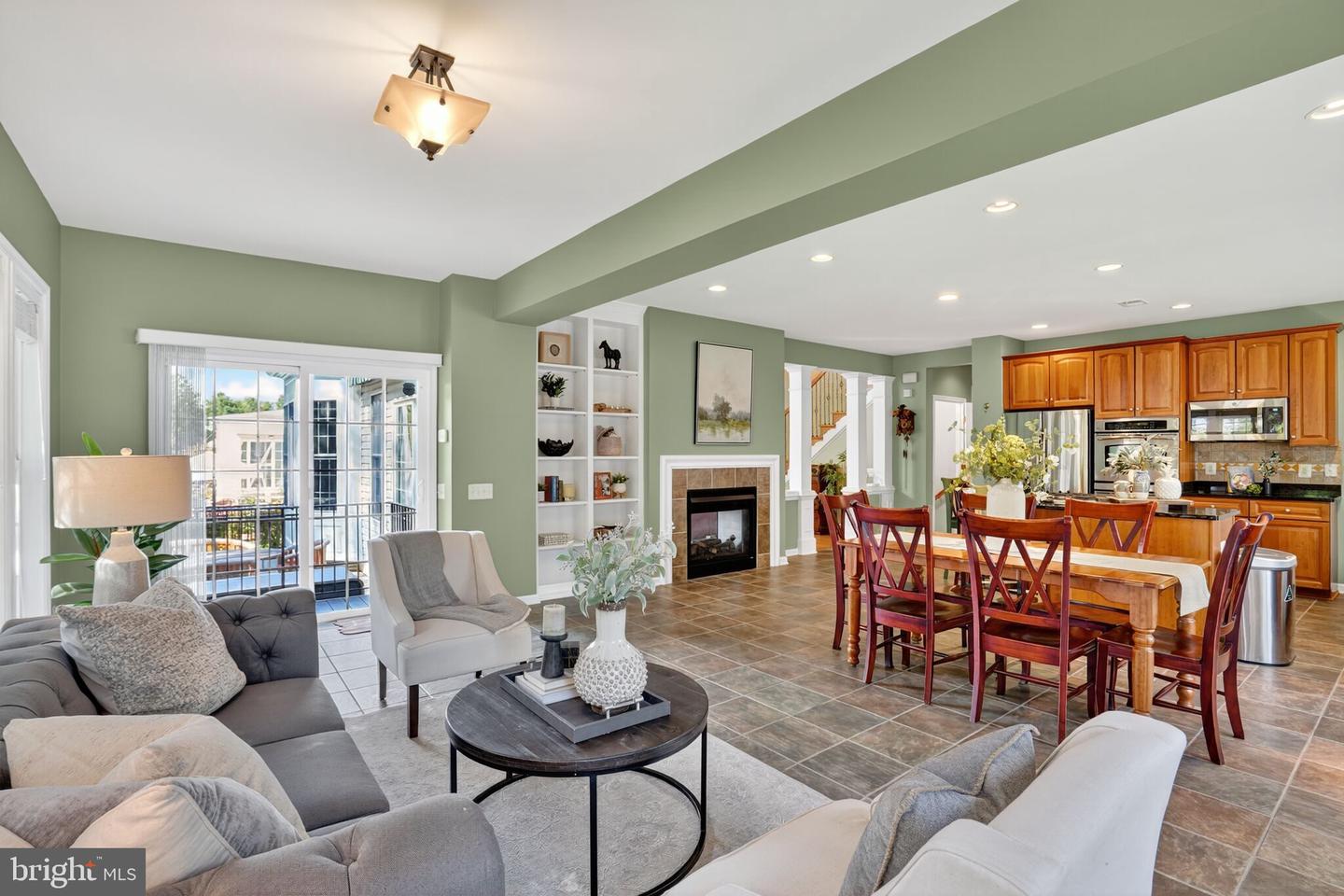 8157 AMERICAN HOLLY RD, LORTON, Virginia 22079, 4 Bedrooms Bedrooms, ,4 BathroomsBathrooms,Residential,For sale,8157 AMERICAN HOLLY RD,VAFX2274128 MLS # VAFX2274128