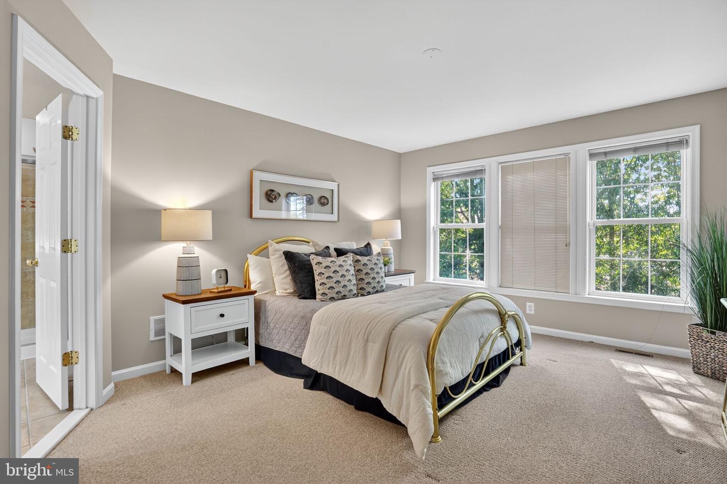 8157 AMERICAN HOLLY RD, LORTON, Virginia 22079, 4 Bedrooms Bedrooms, ,4 BathroomsBathrooms,Residential,For sale,8157 AMERICAN HOLLY RD,VAFX2274128 MLS # VAFX2274128