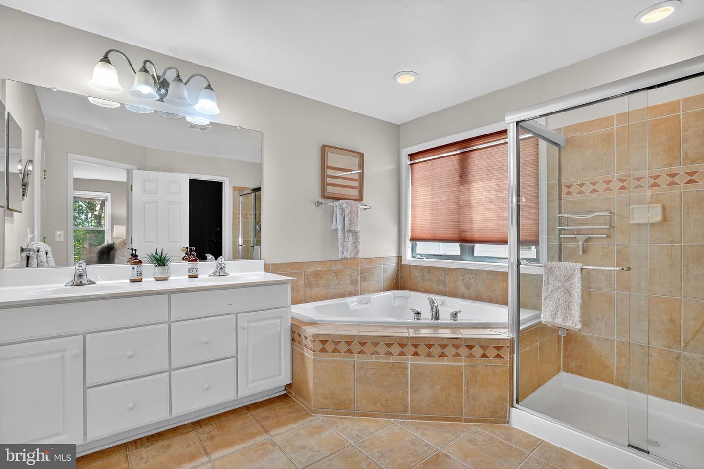 8157 AMERICAN HOLLY RD, LORTON, Virginia 22079, 4 Bedrooms Bedrooms, ,4 BathroomsBathrooms,Residential,For sale,8157 AMERICAN HOLLY RD,VAFX2274128 MLS # VAFX2274128