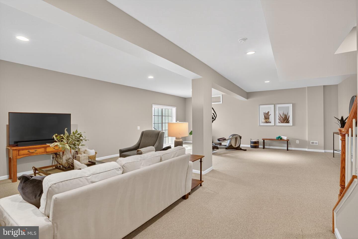8157 AMERICAN HOLLY RD, LORTON, Virginia 22079, 4 Bedrooms Bedrooms, ,4 BathroomsBathrooms,Residential,For sale,8157 AMERICAN HOLLY RD,VAFX2274128 MLS # VAFX2274128